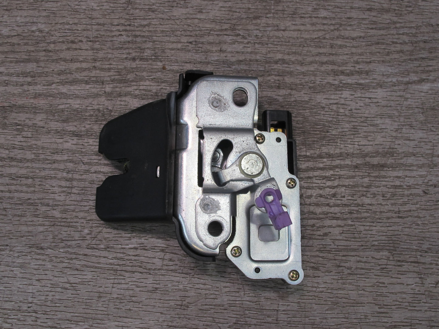 98-00 Lexus JZS160L GS400 GS300 Rear Trunk Lock Latch Actuator OEM