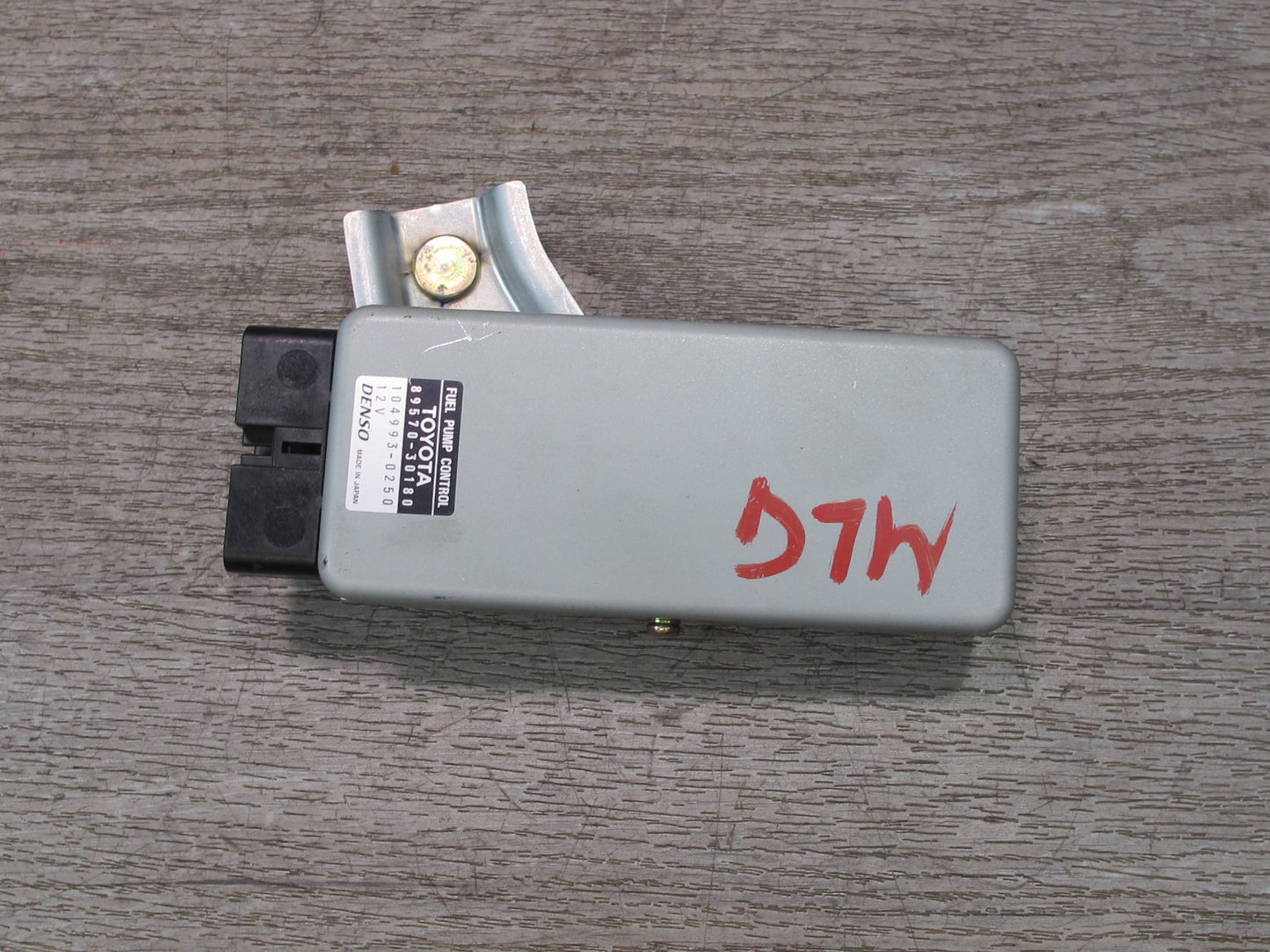 98-05 Lexus JZS160L GS400 GS430 GS300 Fuel Pump Control Module 89570-30180 OEM