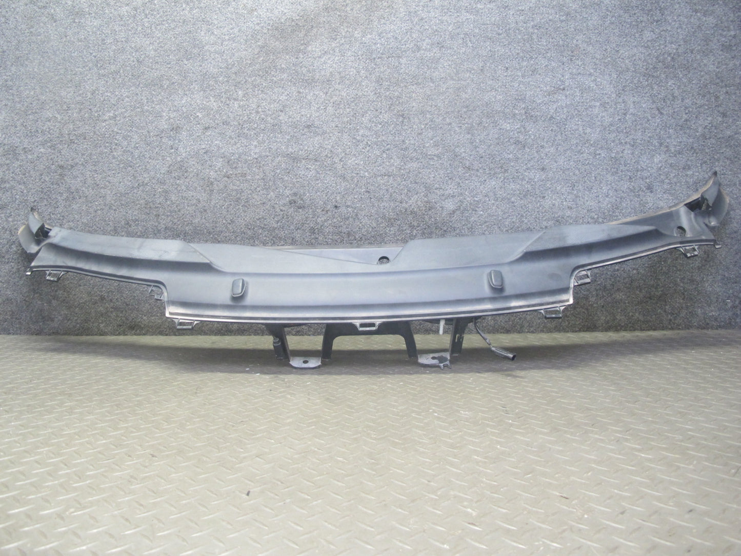 2005-2012 Porsche 911 997 Boxster Front Windshield Wiper Cowl Trim Panel