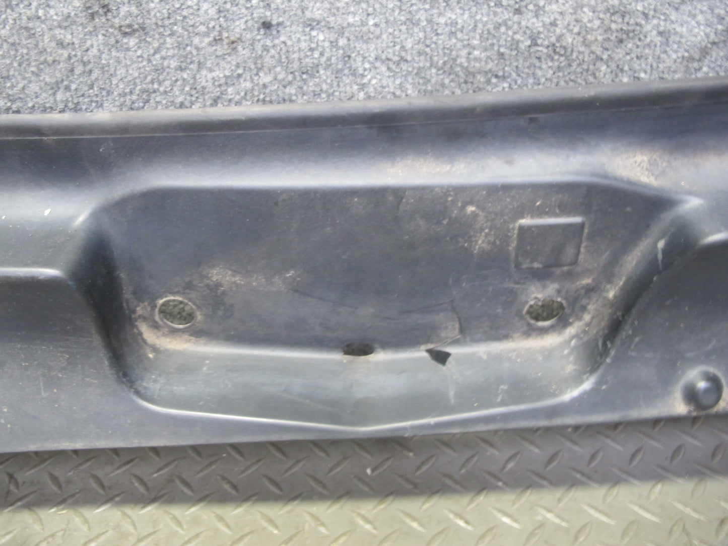 2003-2006 Porsche Cayenne 955 Front Windshield Wiper Cowl Trim Panel 7L5819403E