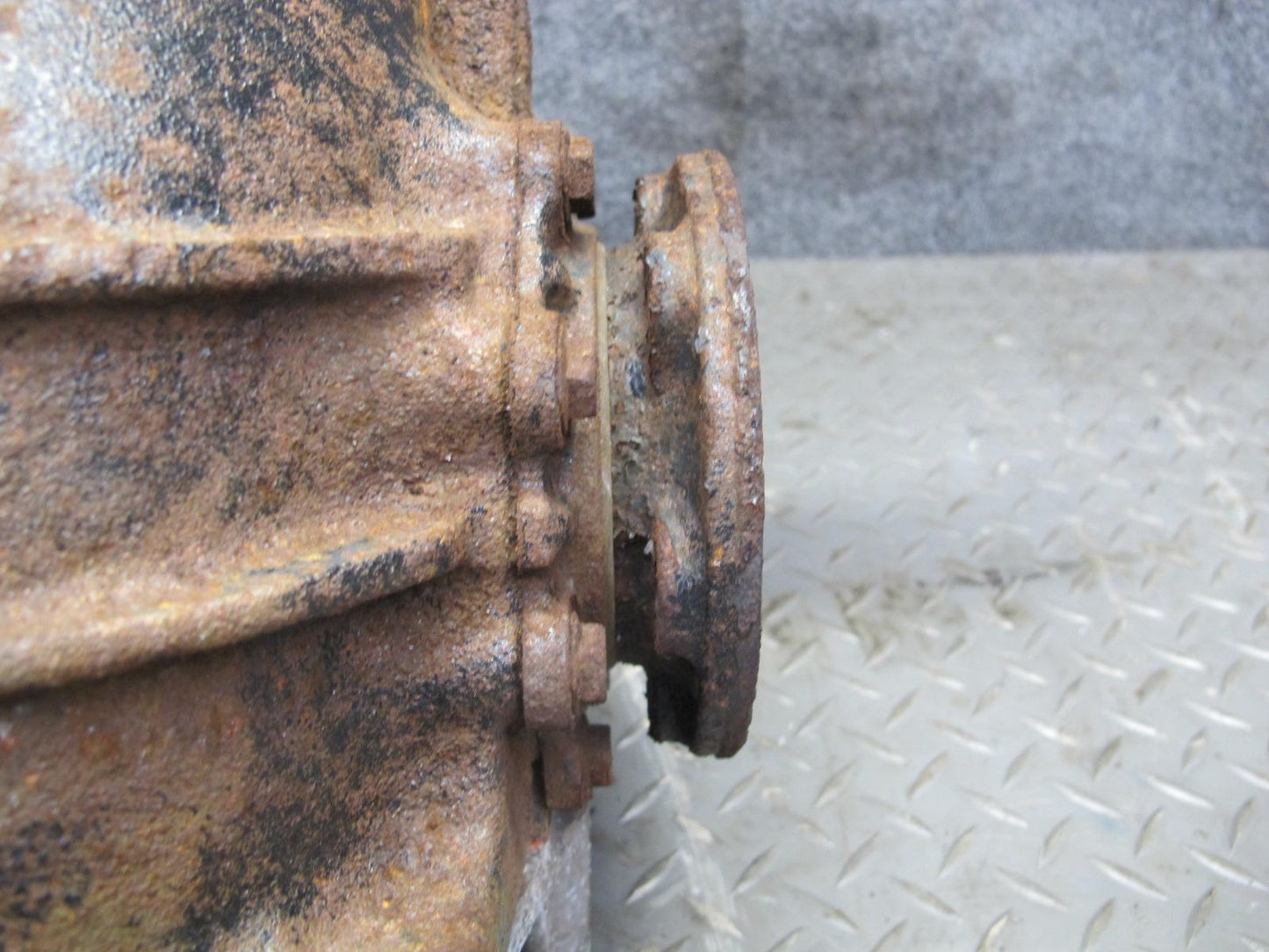 98-05 Lexus JZS160L GS300 RWD Rear Differential Carrier 3.92 Ratio 106K Mile OEM