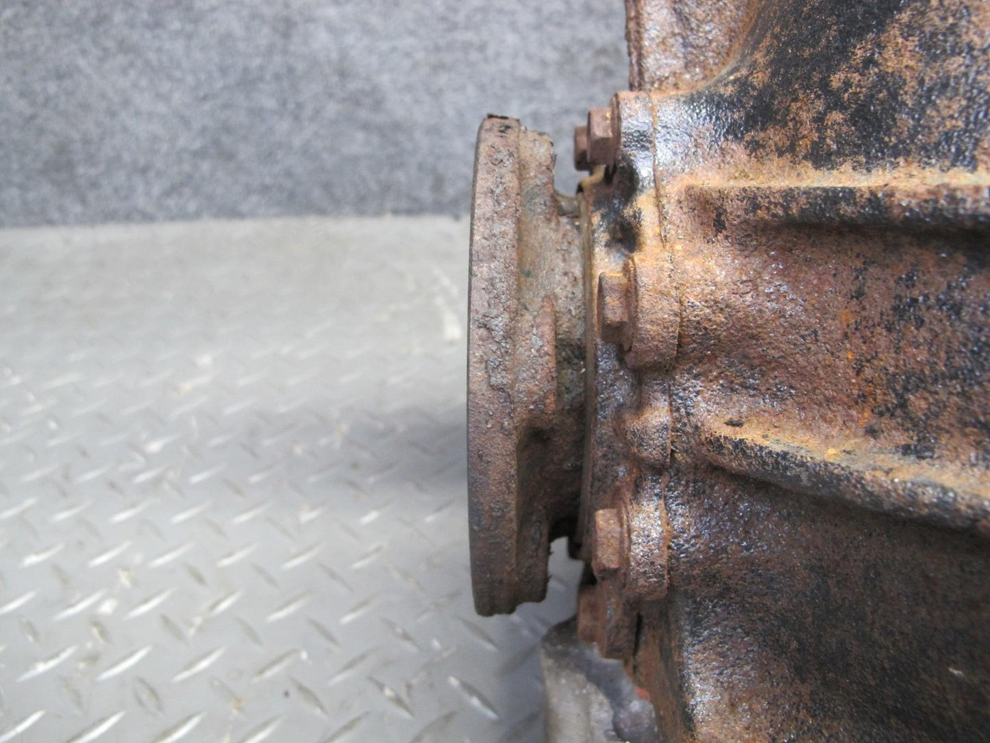 98-05 Lexus JZS160L GS300 RWD Rear Differential Carrier 3.92 Ratio 106K Mile OEM
