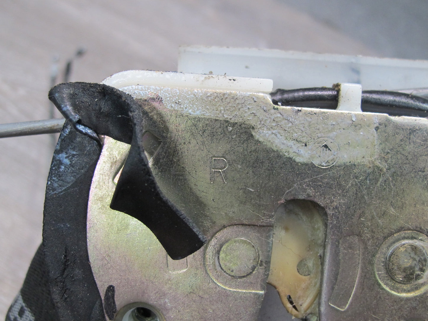 98-00 Lexus GS400 GS300 JZS160L Front Right Pass Door Lock Latch Actuator OEM
