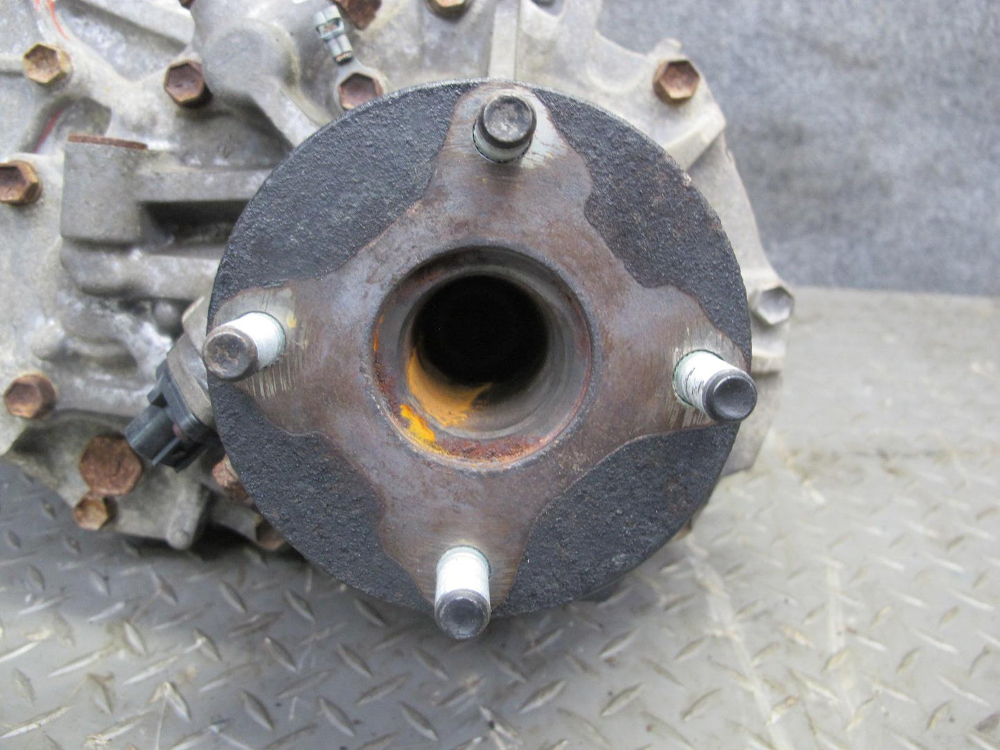 2003-2005 Lexus UZJ100L LX470 Transmission Transfer Case Box w Motor