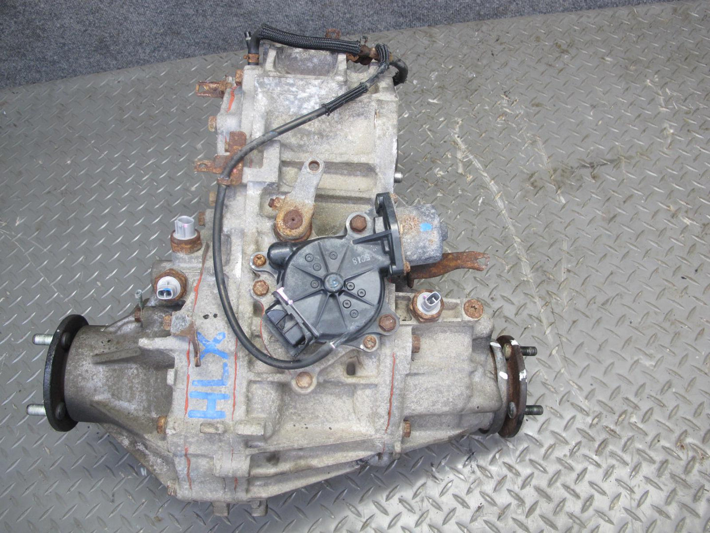 2003-2005 Lexus UZJ100L LX470 Transmission Transfer Case Box w Motor