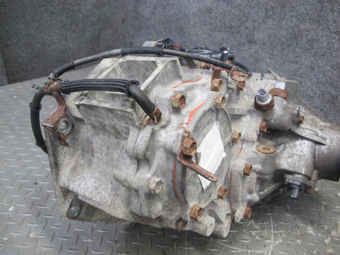 2003-2005 Lexus UZJ100L LX470 Transmission Transfer Case Box w Motor