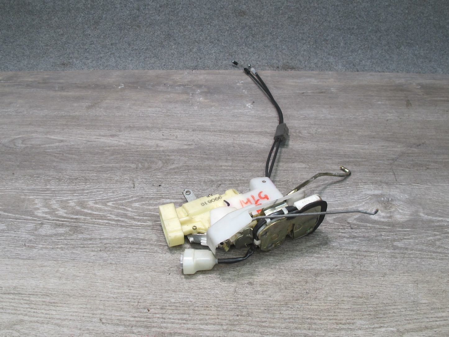98-00 Lexus GS400 GS300 JZS160L Front Left Driver Door Lock Latch Actuator OEM