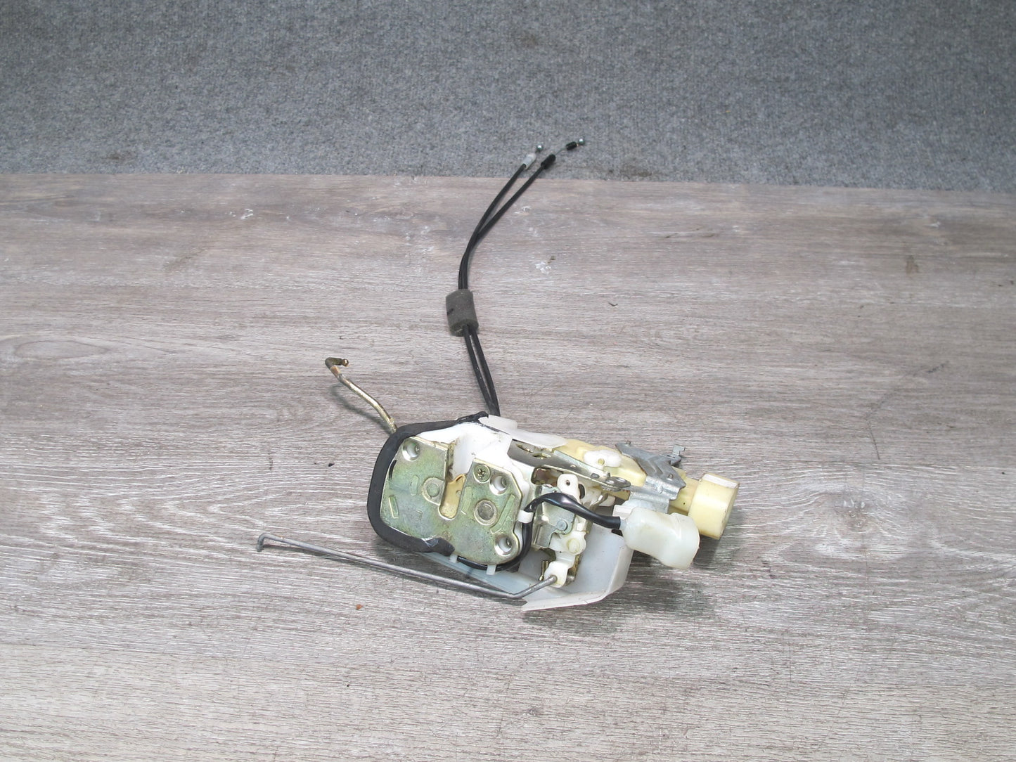 98-00 Lexus GS400 GS300 JZS160L Front Left Driver Door Lock Latch Actuator OEM