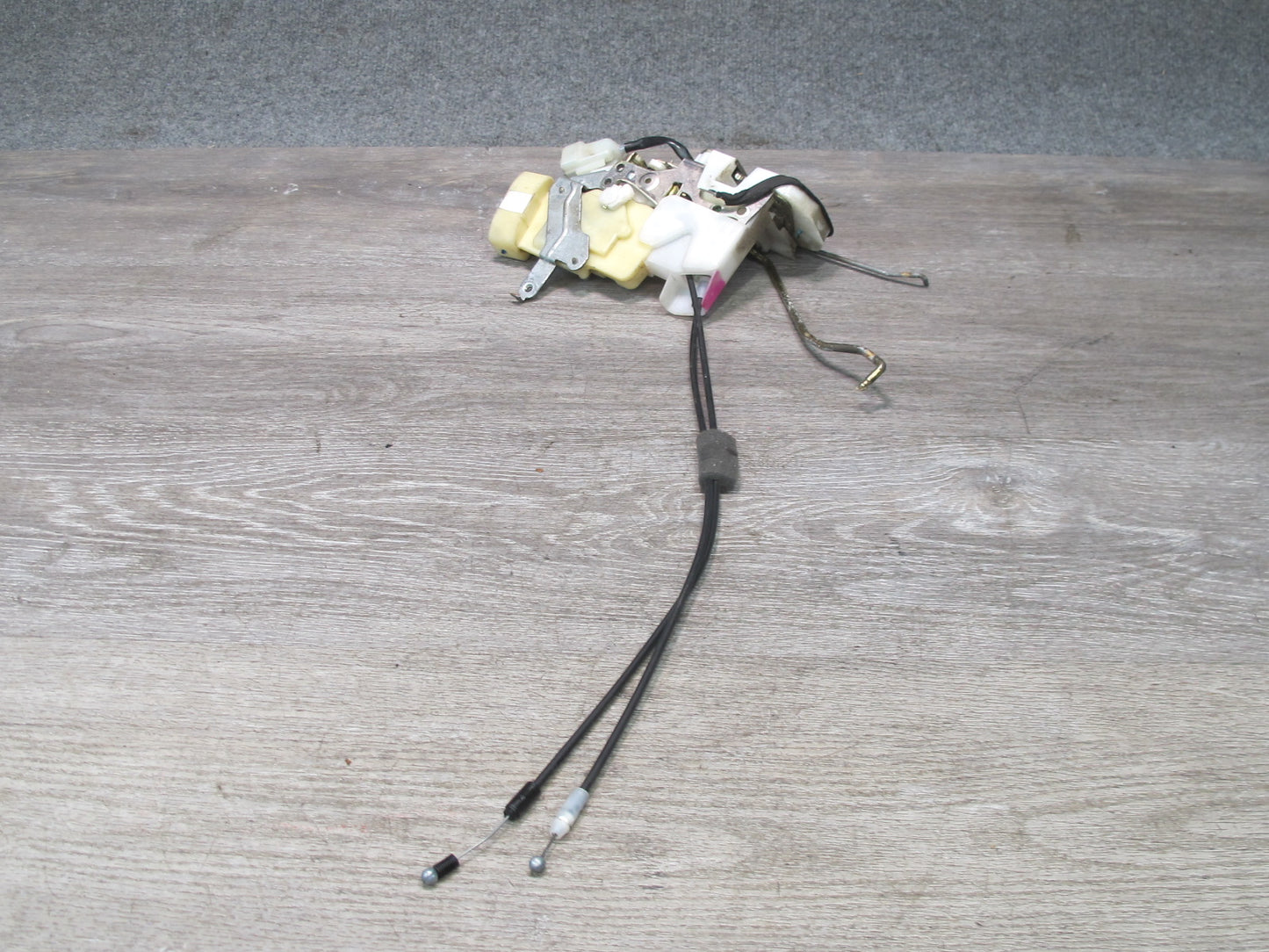 98-00 Lexus GS400 GS300 JZS160L Front Left Driver Door Lock Latch Actuator OEM