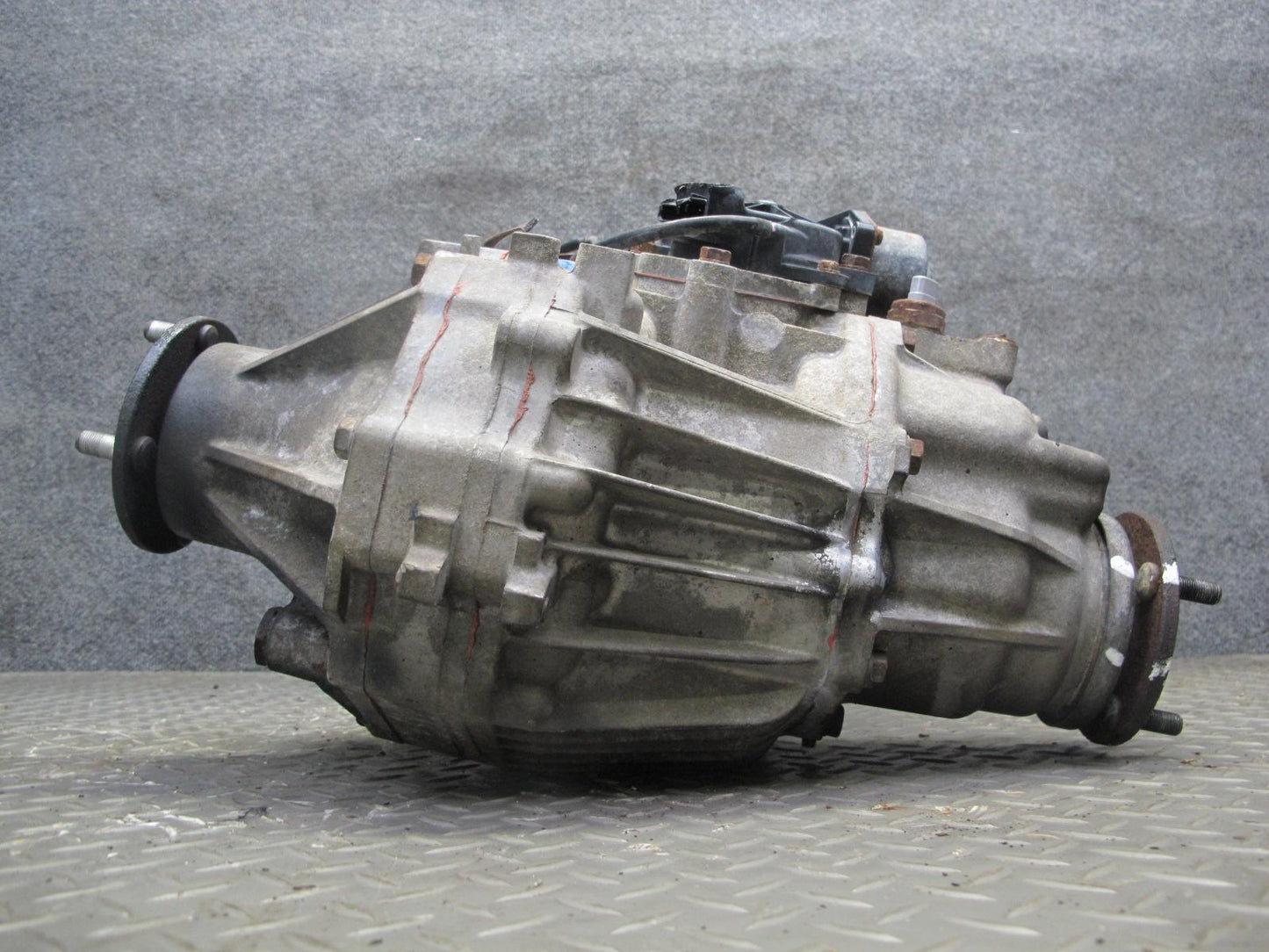 2003-2005 Lexus UZJ100L LX470 Transmission Transfer Case Box w Motor