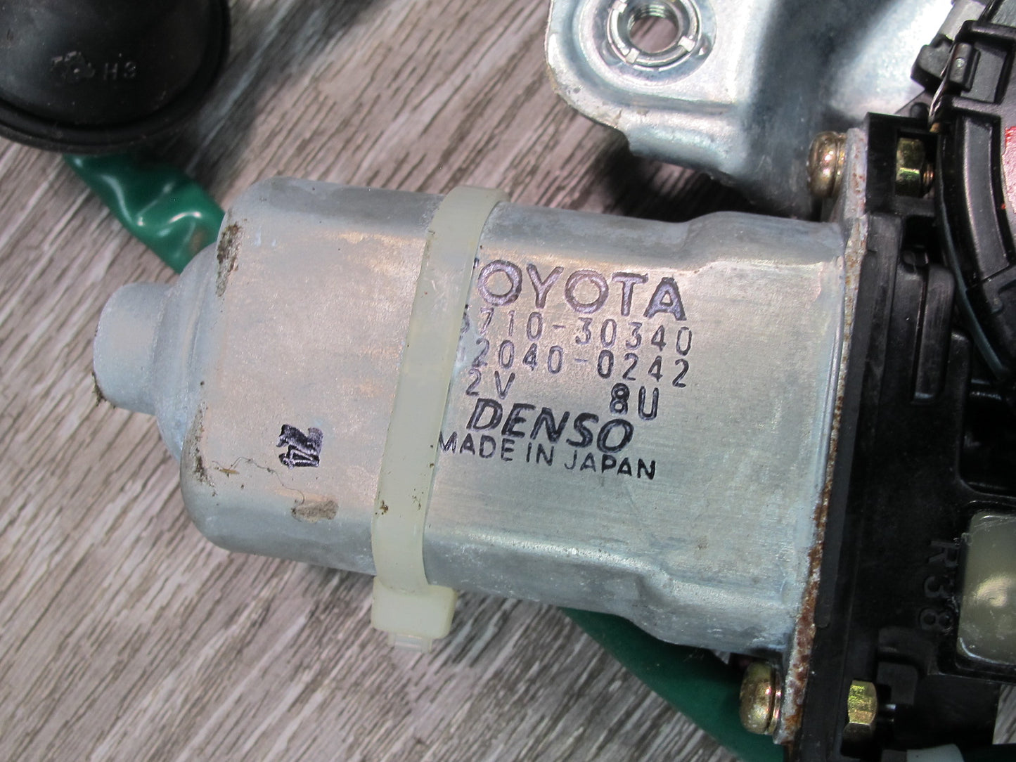 98-05 Lexus GS400 GS430 GS300 Front Right Door Window Regulator w Motor OEM