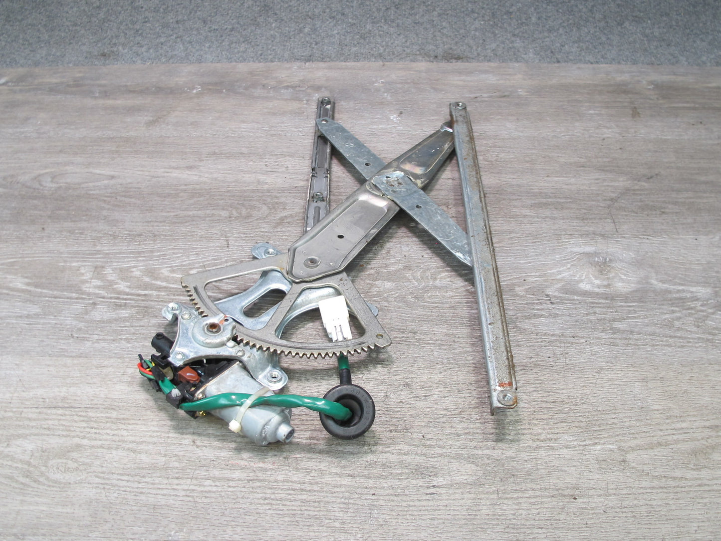 98-05 Lexus GS400 GS430 GS300 Front Right Door Window Regulator w Motor OEM