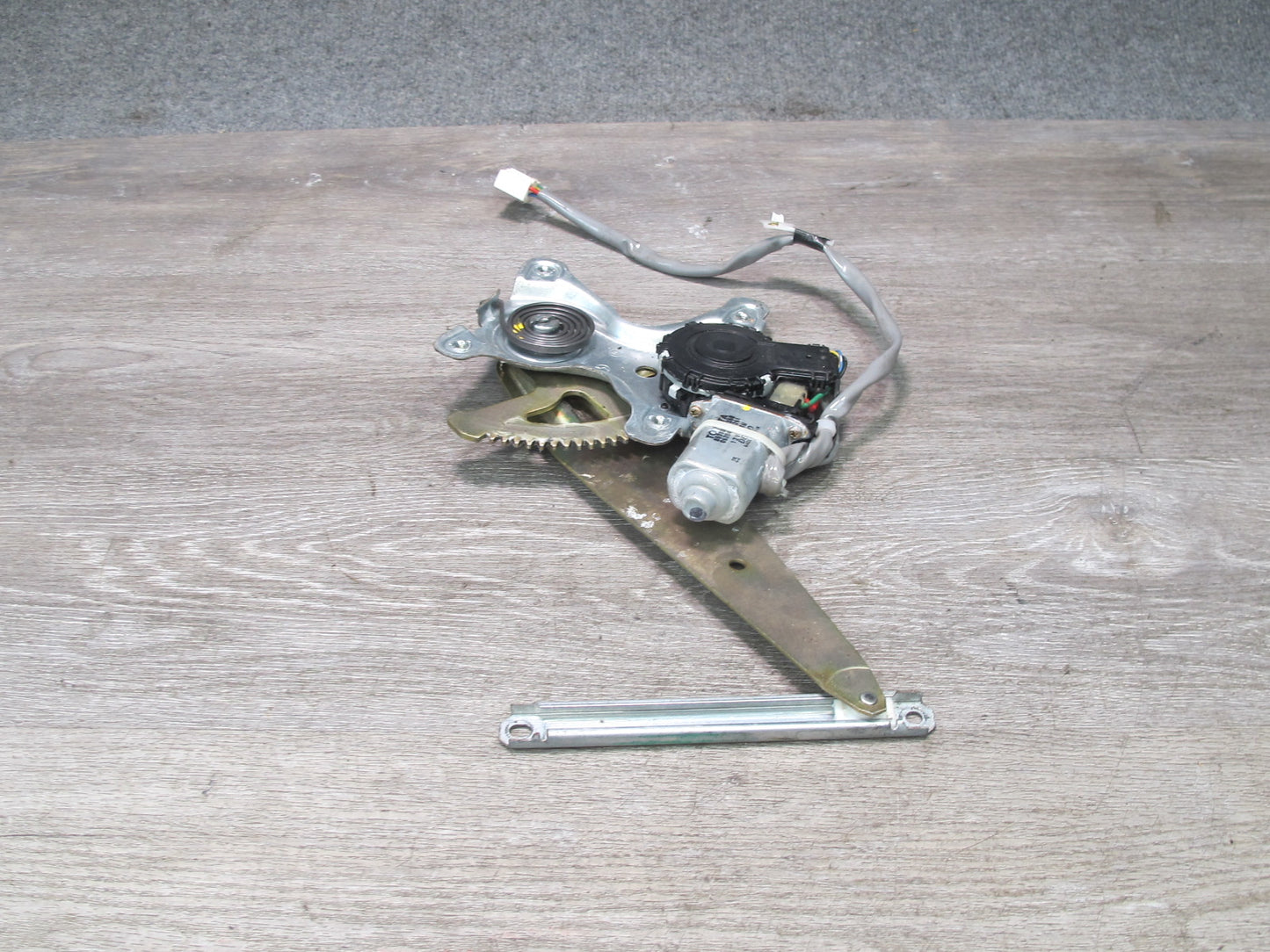98-05 Lexus JZS160 GS400 GS430 GS300 Rear Left Door Window Regulator w Motor OEM