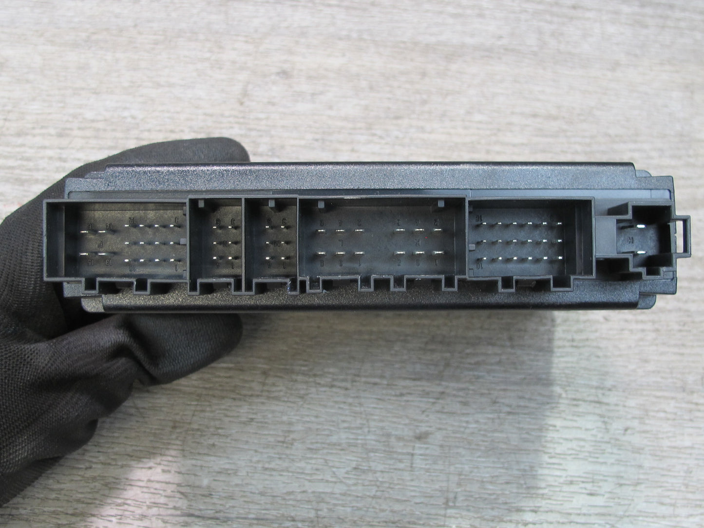 2003-2006 Porsche Cayenne 955 Body Control Module Unit 7L5937049D