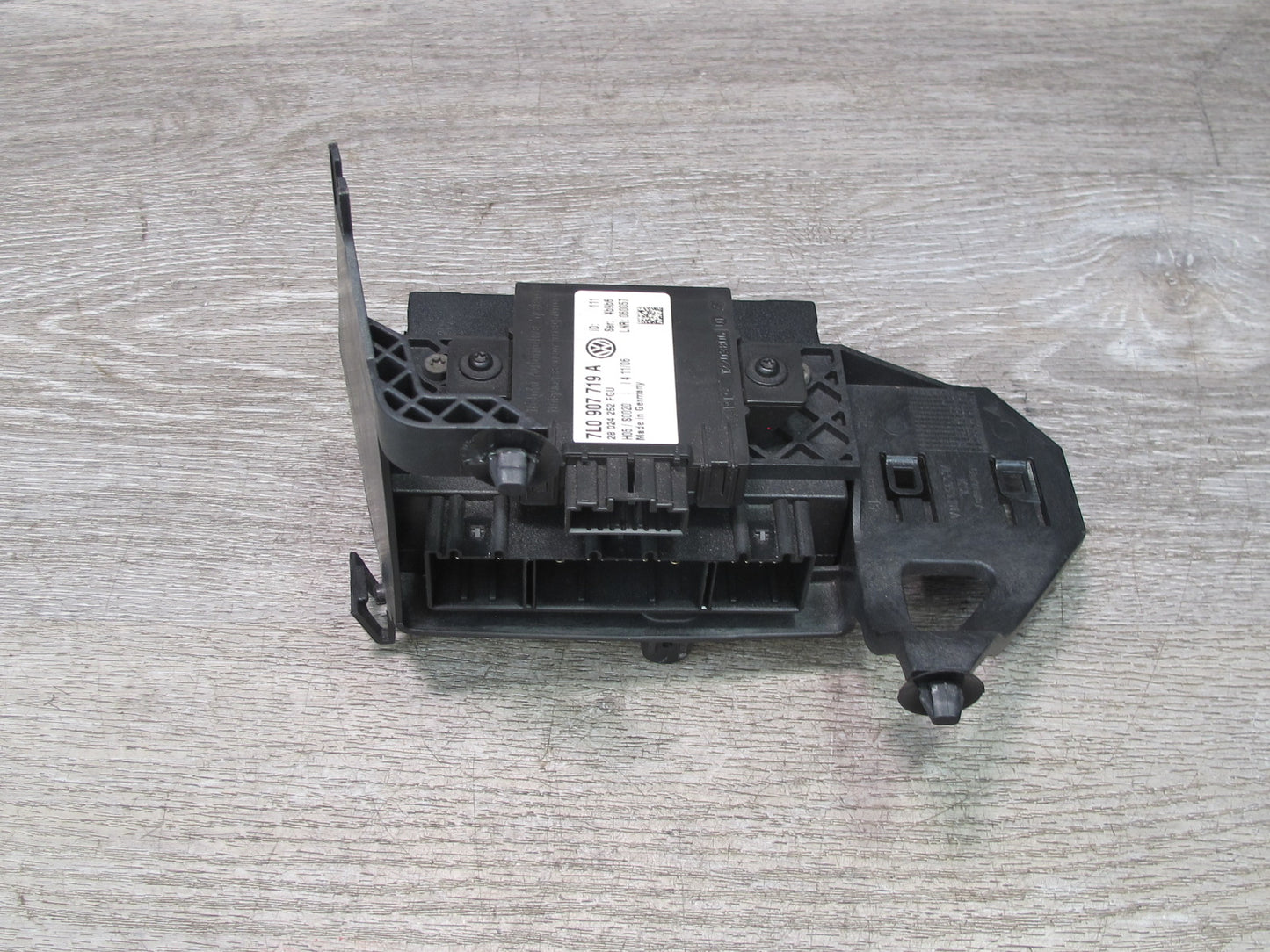 2003-2006 Porsche Cayenne 955 Theft Alarm Locking Control Module 7L0907719A