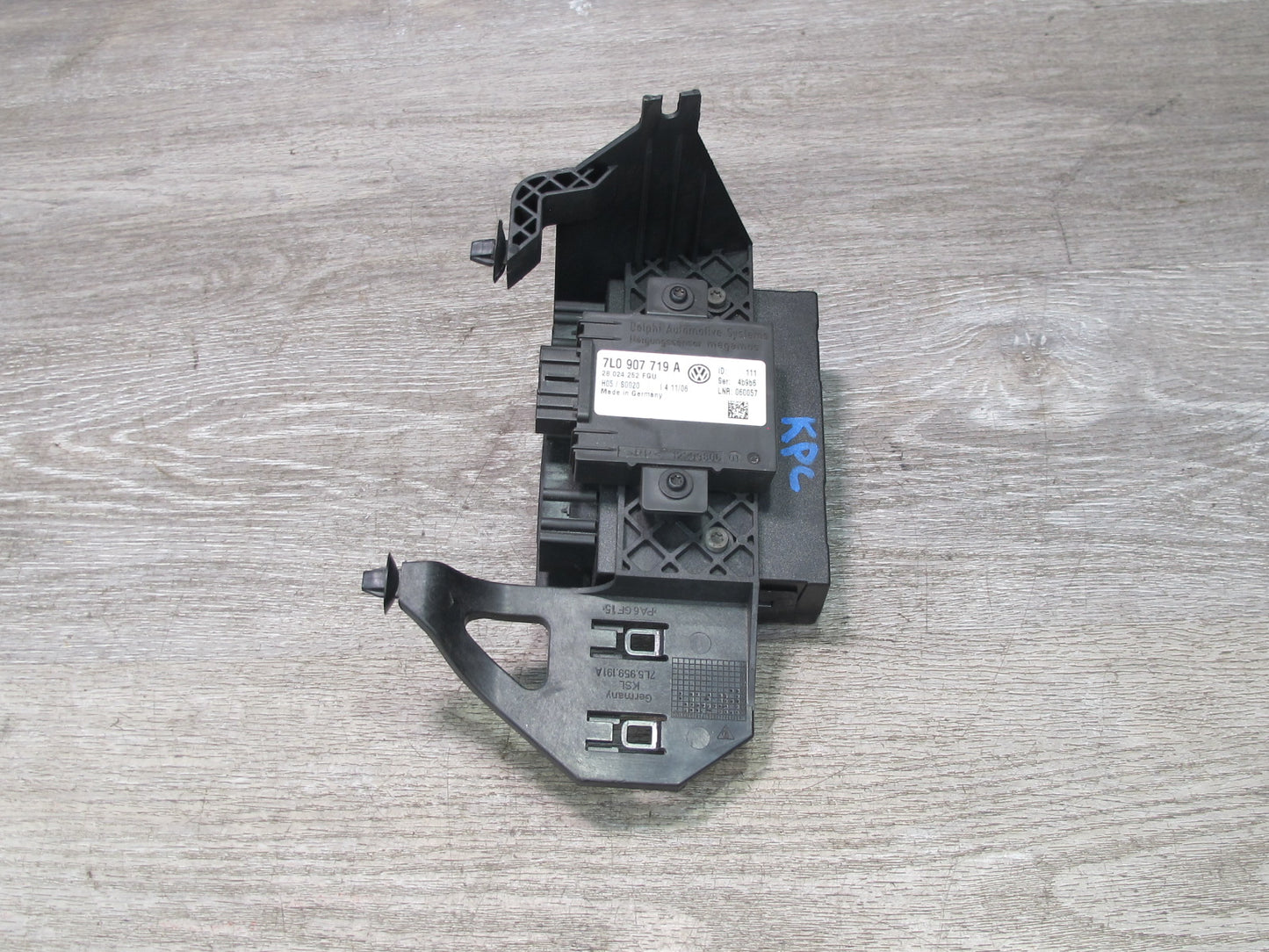 2003-2006 Porsche Cayenne 955 Theft Alarm Locking Control Module 7L0907719A