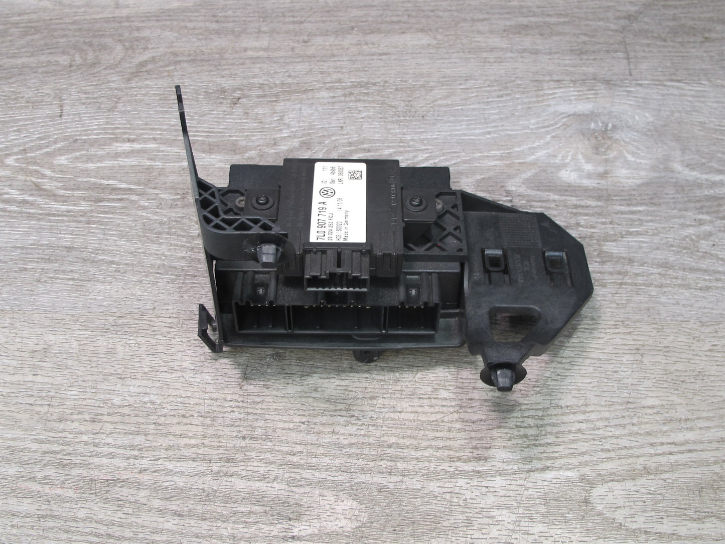 2003-2006 Porsche Cayenne 955 Theft Alarm Locking Control Module 7L0907719A