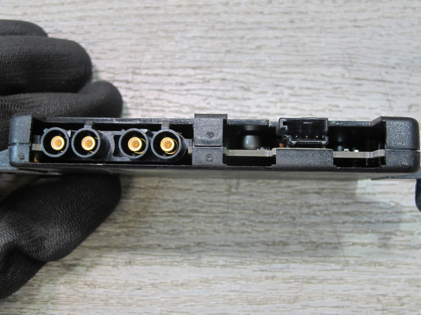 2005-2008 Porsche 911 997 Navigation Radio Antenna Control Module 99764712400