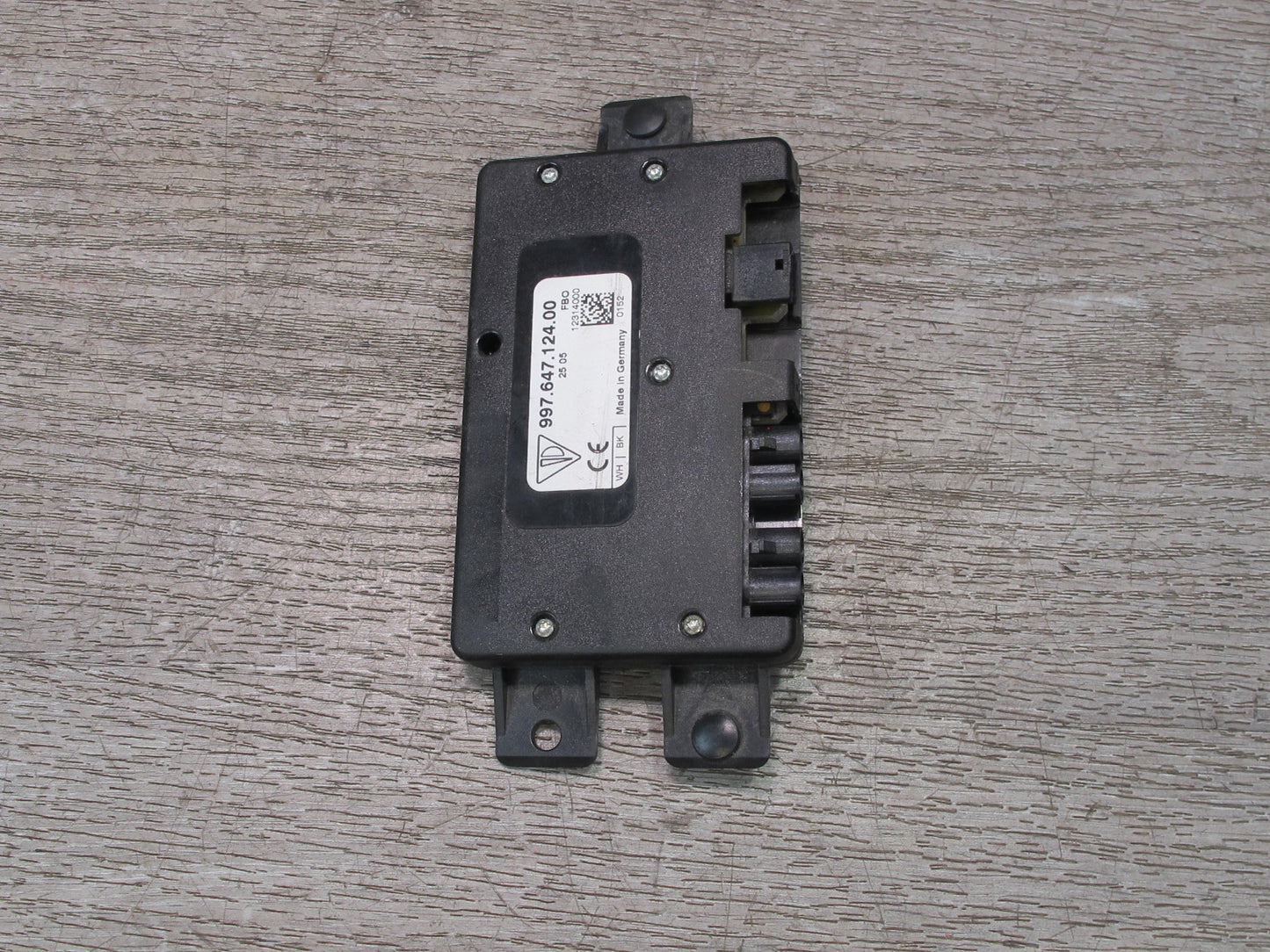 2005-2008 Porsche 911 997 Navigation Radio Antenna Control Module 99764712400