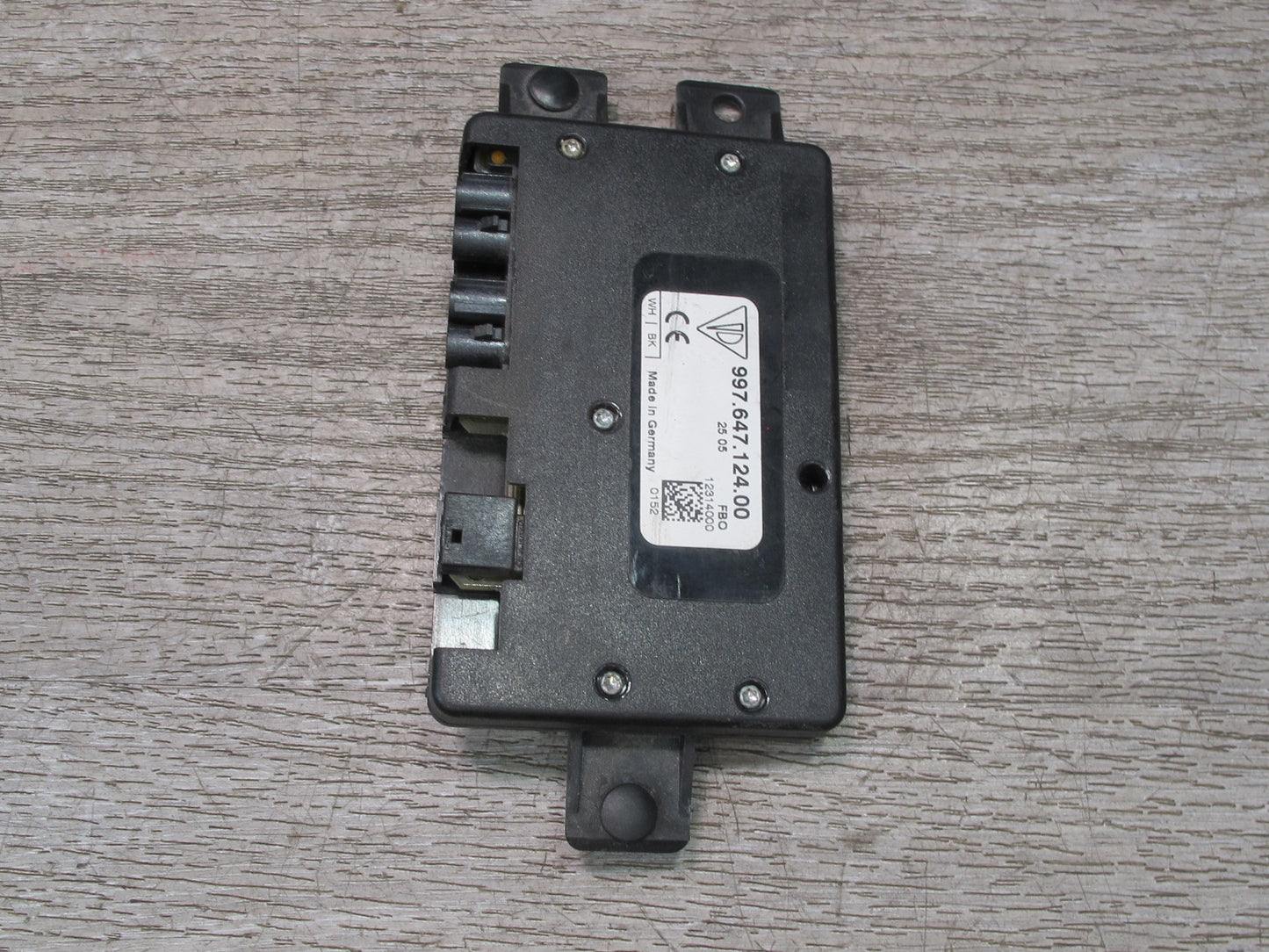 2005-2008 Porsche 911 997 Navigation Radio Antenna Control Module 99764712400