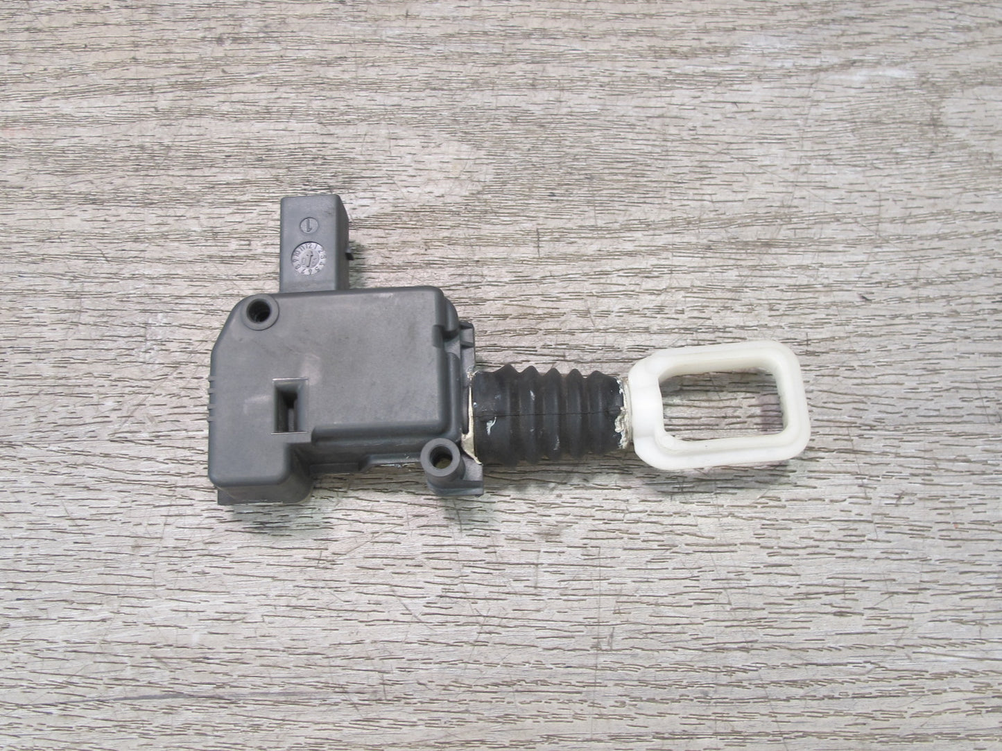 2005-2012 Porsche 911 997 Rear Trunk Lid Lock Latch Actuator