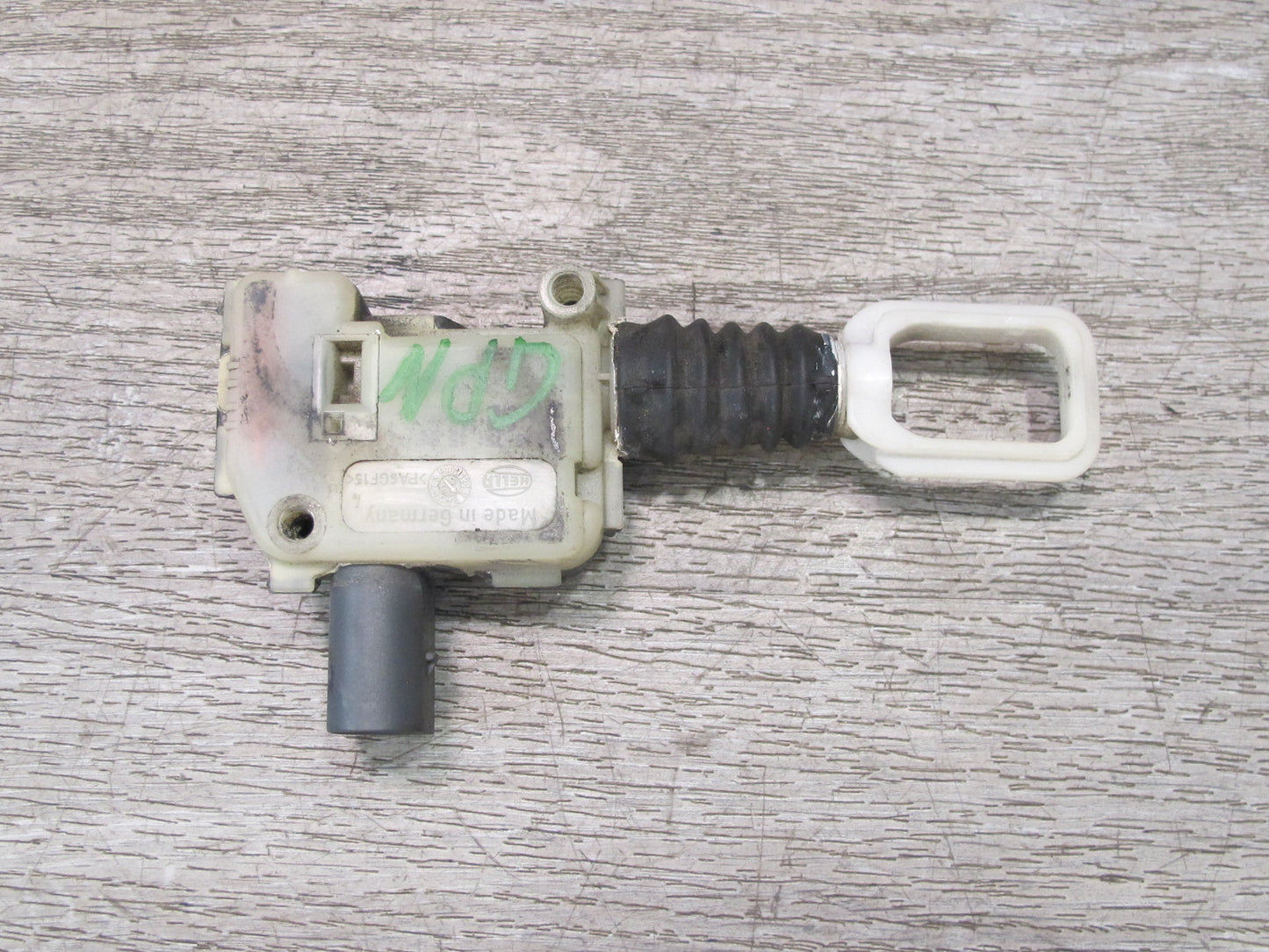 2005-2012 Porsche 911 997 Rear Trunk Lid Lock Latch Actuator