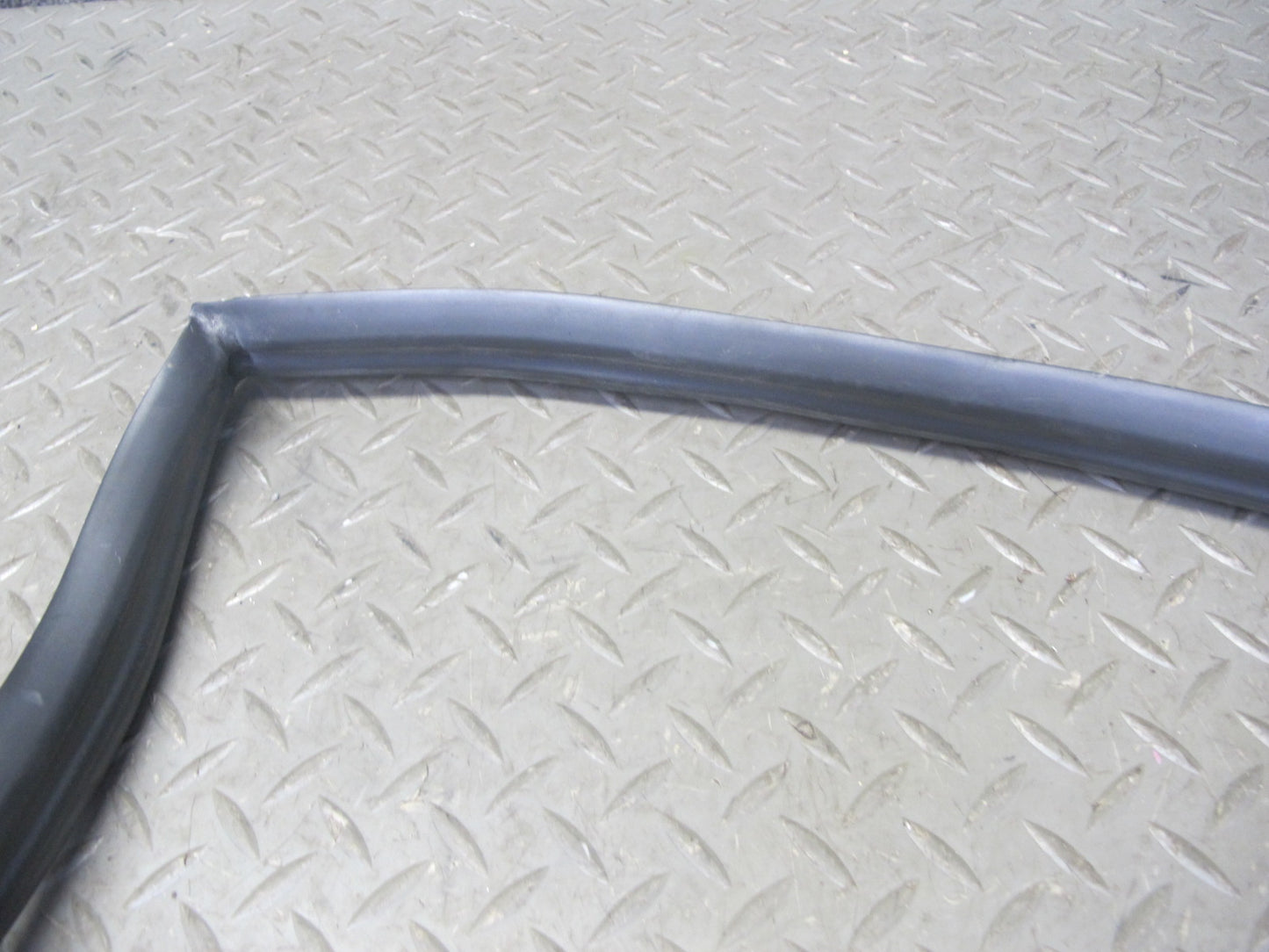 2005-2012 Porsche 911 997 Coupe Rear Quarter Window Rubber Seal Gasket Set of 2