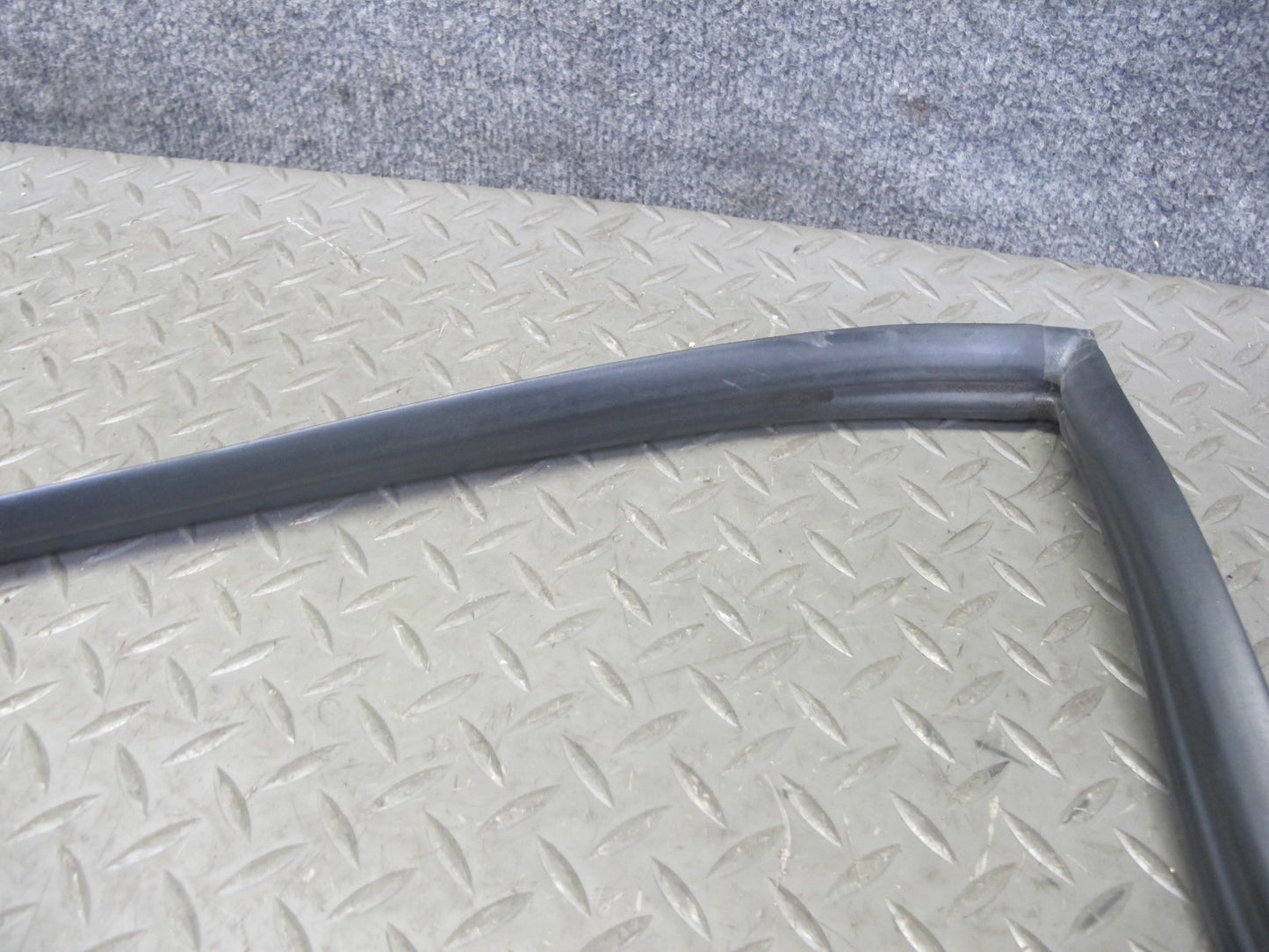 2005-2012 Porsche 911 997 Coupe Rear Quarter Window Rubber Seal Gasket Set of 2