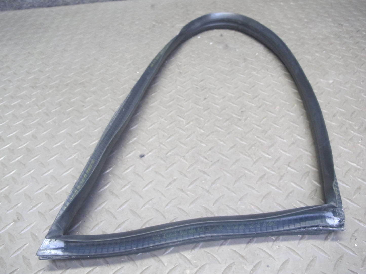 2005-2012 Porsche 911 997 Coupe Rear Quarter Window Rubber Seal Gasket Set of 2