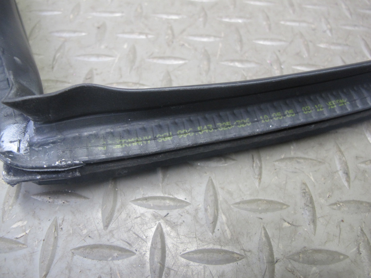 2005-2012 Porsche 911 997 Coupe Rear Quarter Window Rubber Seal Gasket Set of 2