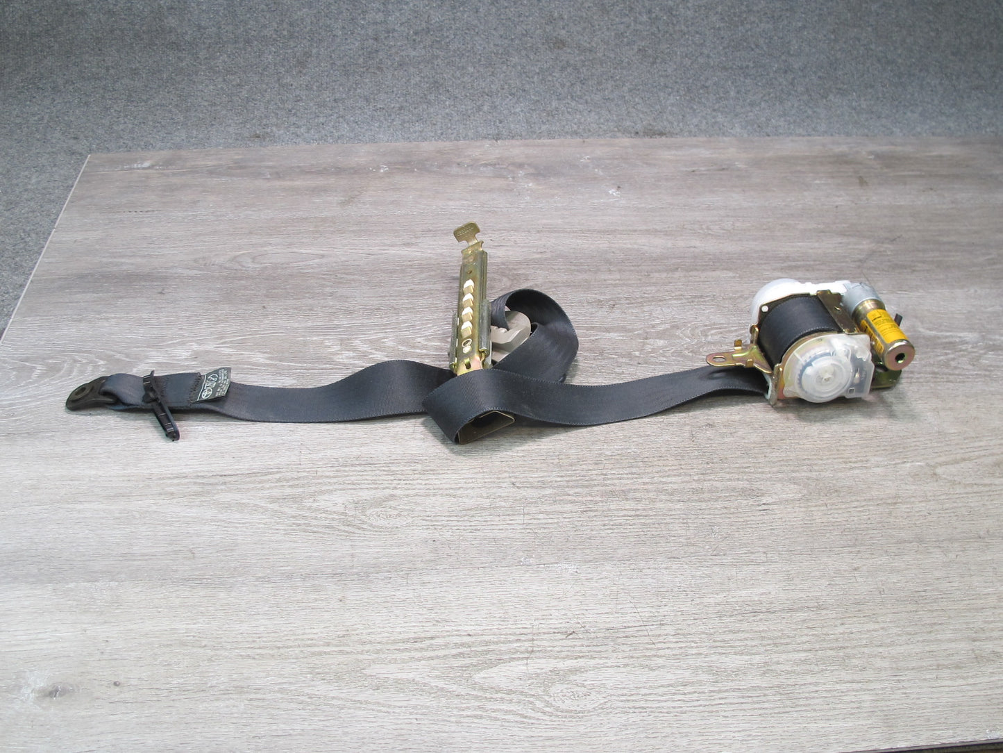 99-01 LEXUS GS300 GS430 FRONT LEFT & RIGHT SIDE SEATBELT RETRACTOR SET OEM