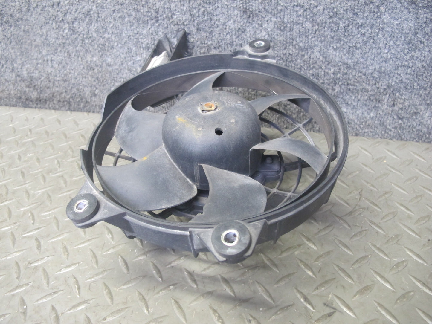 2005-2008 Porsche 911 997 3.6L 3.8L Engine Cooling Fan Motor Shroud 99762404600