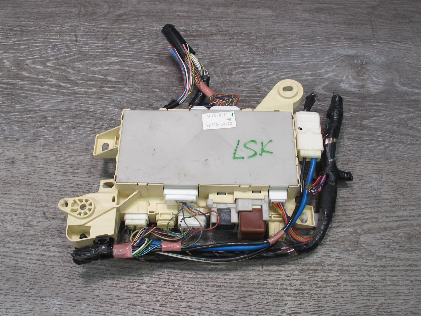 04-06 Lexus UCF30L LS430 Front Left Fuse Relay Junction Box Module OEM