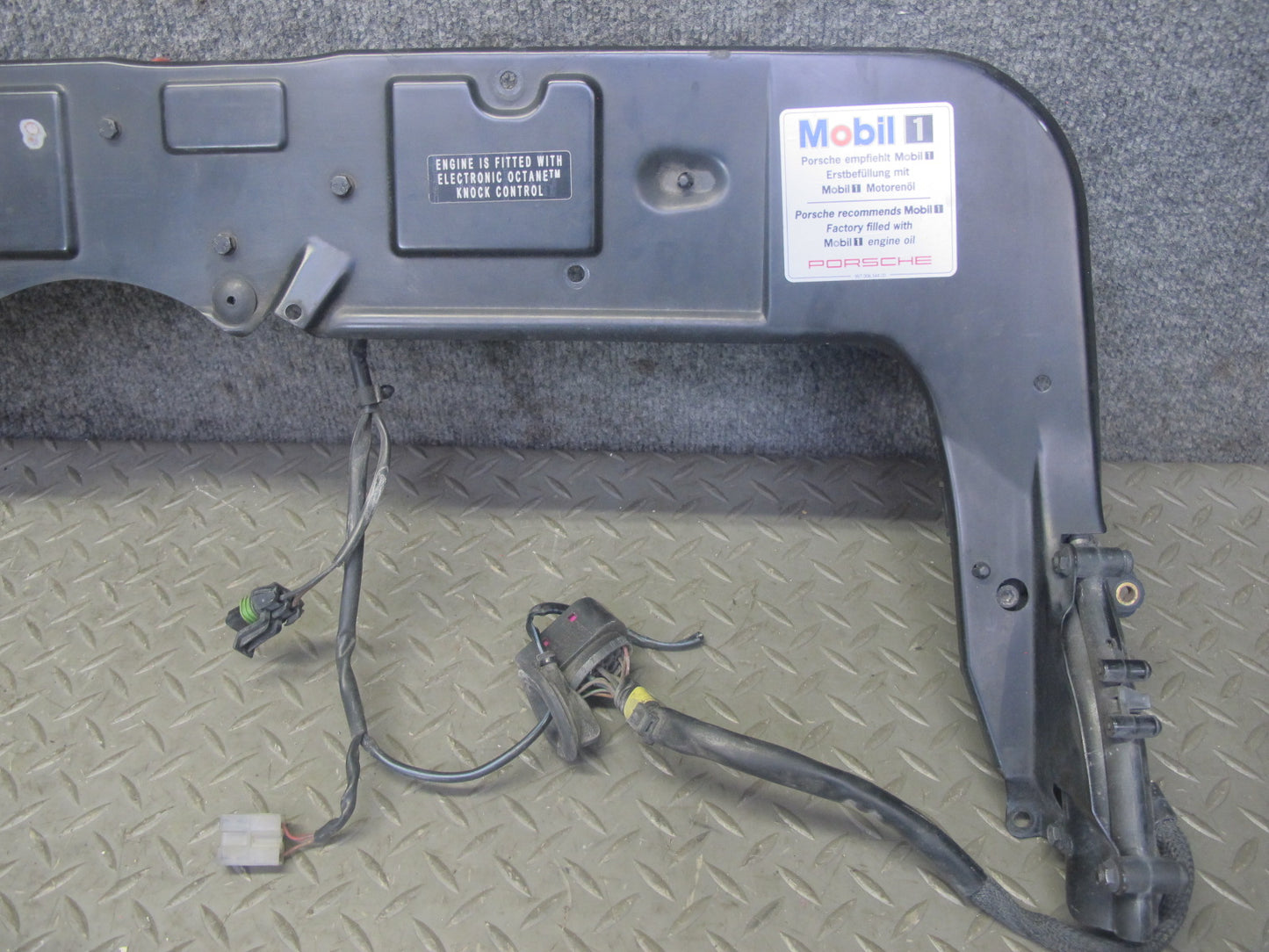 2005-2008 Porsche 911 997 Rear Trunk Lid Spoiler Motor Drive Mechanism