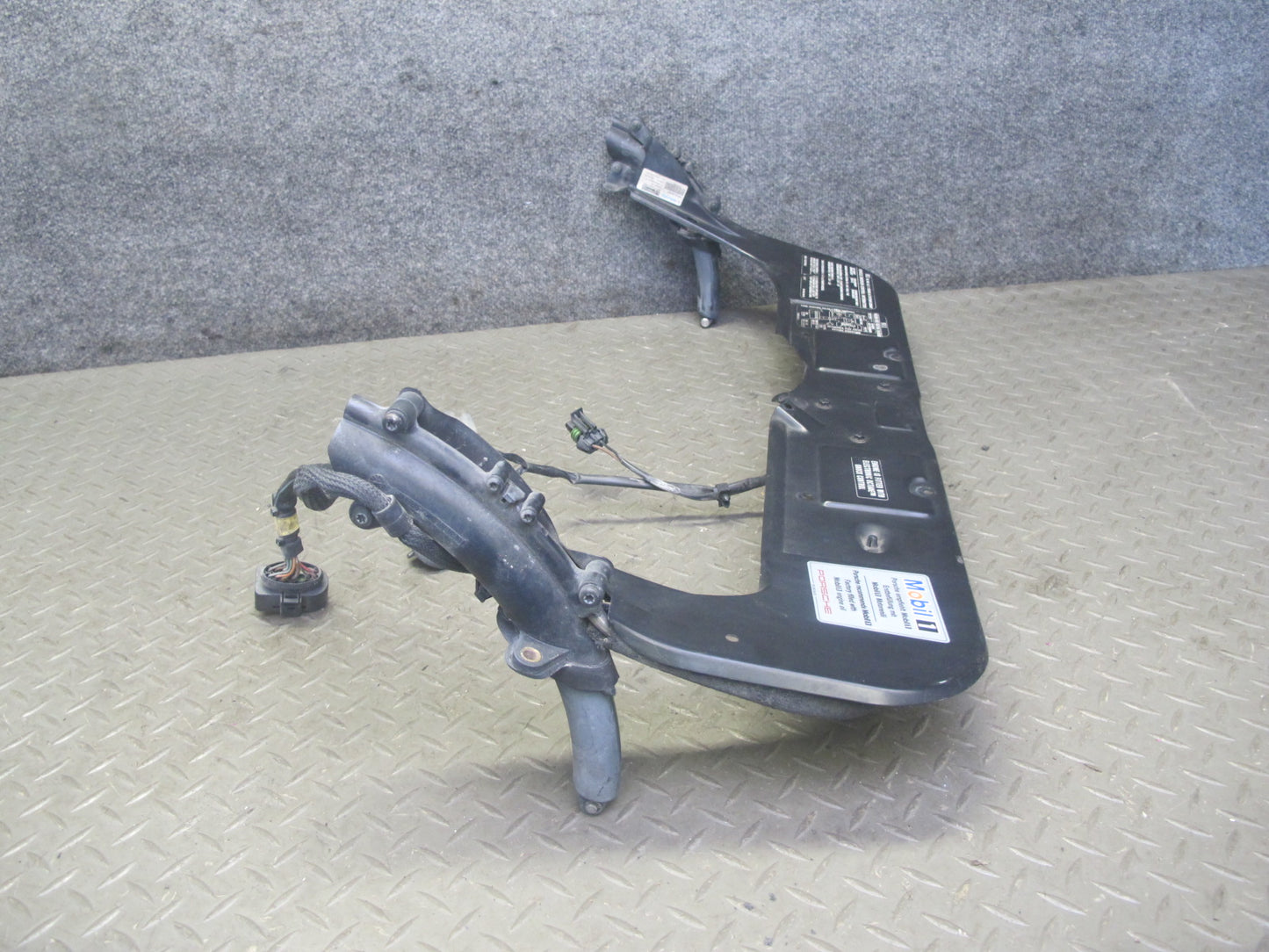2005-2008 Porsche 911 997 Rear Trunk Lid Spoiler Motor Drive Mechanism