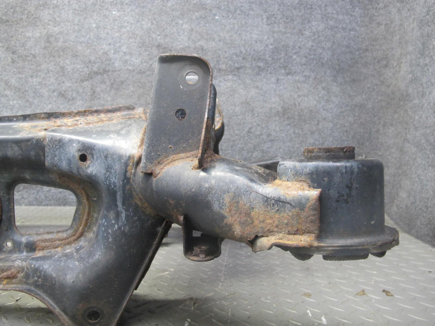 98-05 Lexus GS400 GS430 GS300 Rear Suspension Sub Frame Subframe Crossmember OEM