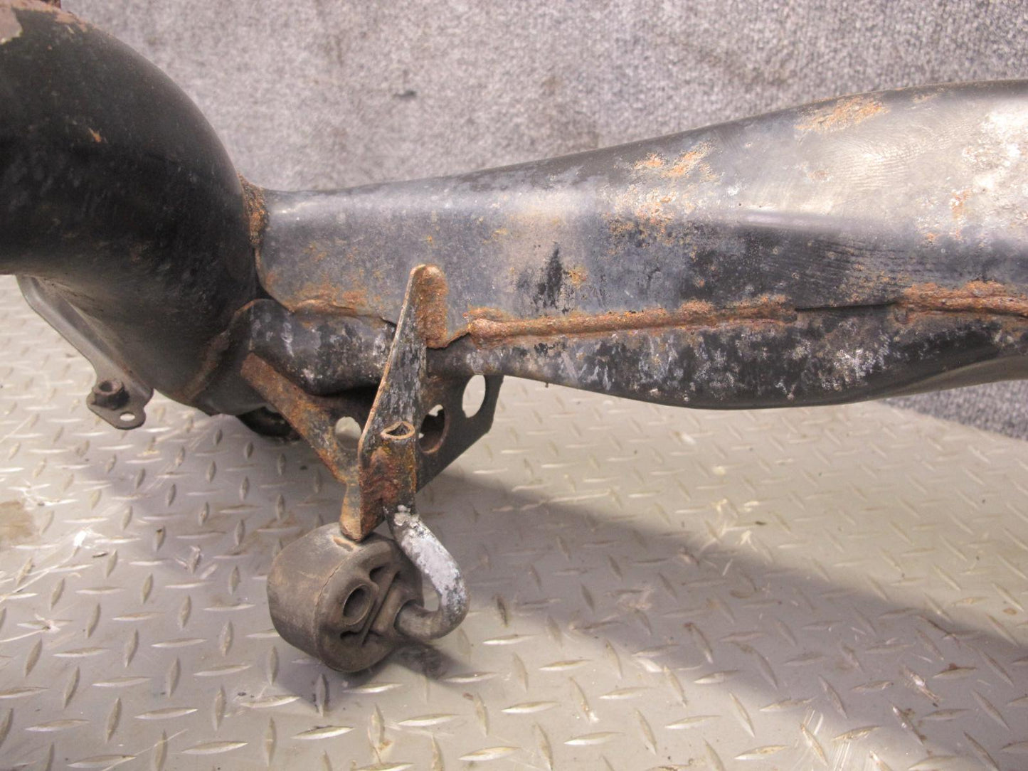 98-05 Lexus GS400 GS430 GS300 Rear Suspension Sub Frame Subframe Crossmember OEM