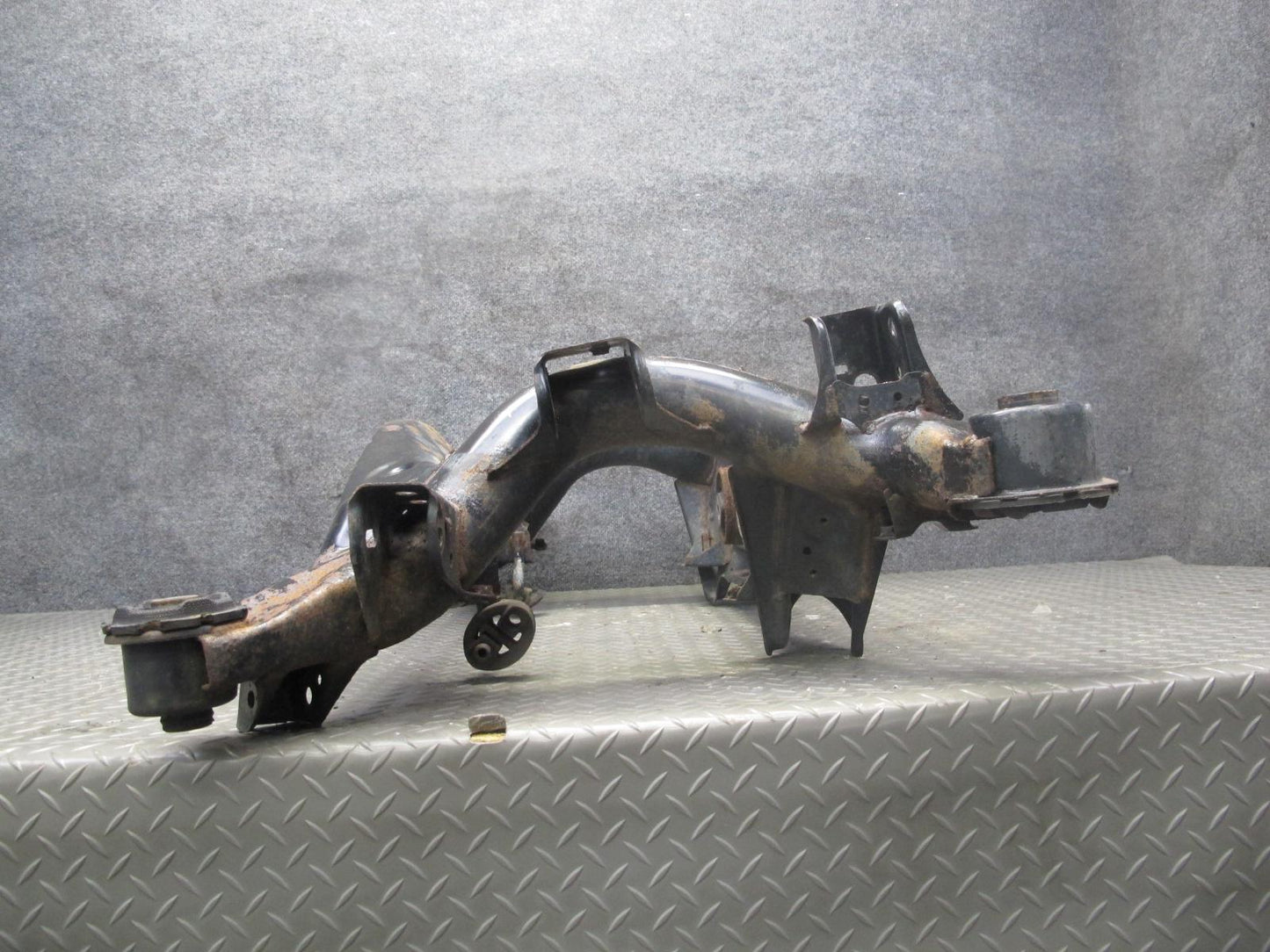 98-05 Lexus GS400 GS430 GS300 Rear Suspension Sub Frame Subframe Crossmember OEM