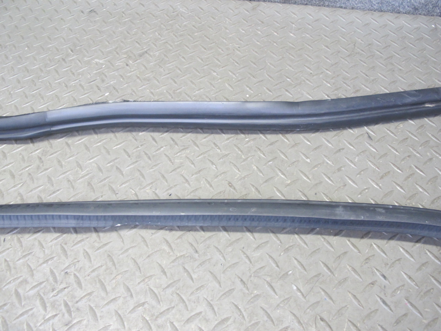 2005-2012 Porsche 911 997 Boxster Door Weatherstrip Rubber Seal Gasket Set