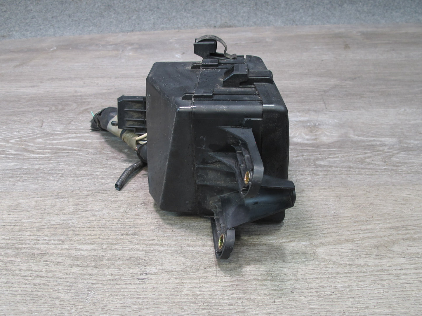 04-06 Lexus UCF30L LS430 Front Left Underhood Fuse Relay Box Module OEM