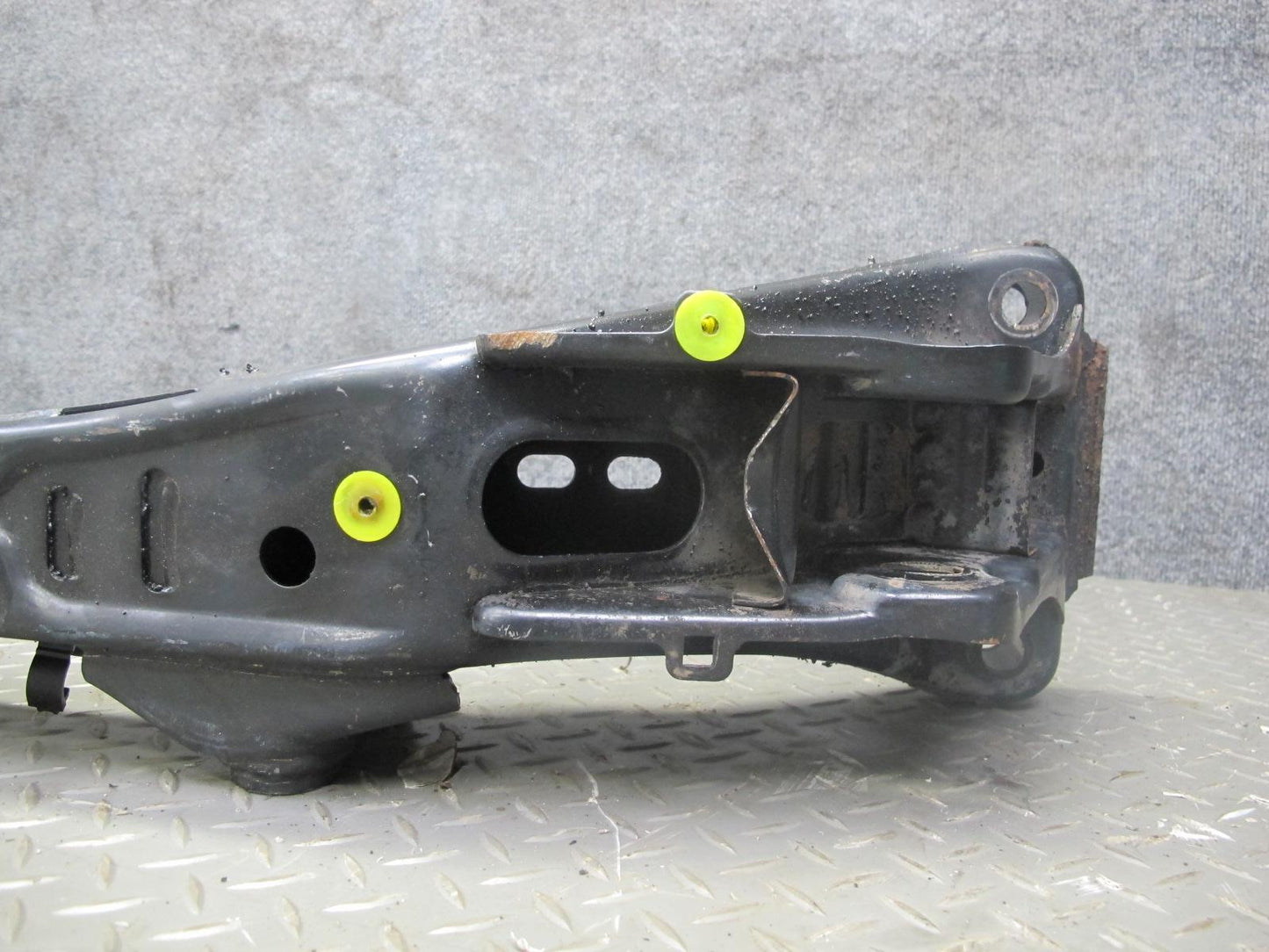 98-05 Lexus JZS160L GS400 GS430 GS300 Front Suspension Crossmember Carrier OEM