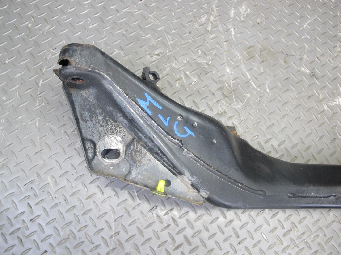 98-05 Lexus JZS160L GS400 GS430 GS300 Front Suspension Crossmember Carrier OEM