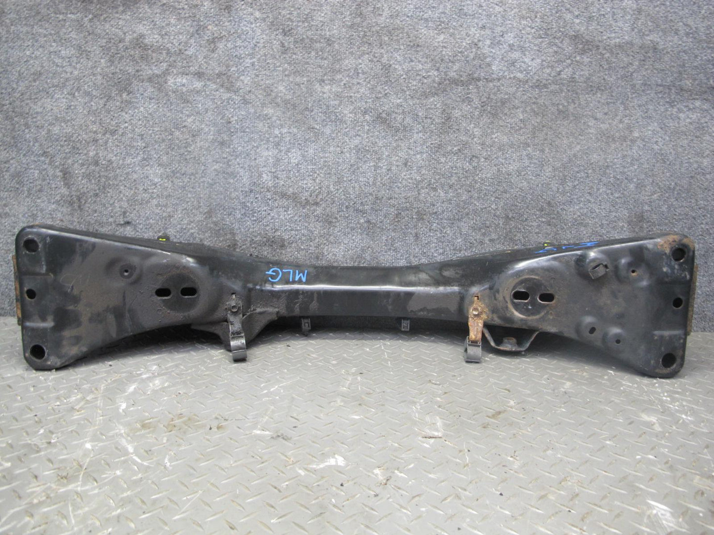 98-05 Lexus JZS160L GS400 GS430 GS300 Front Suspension Crossmember Carrier OEM
