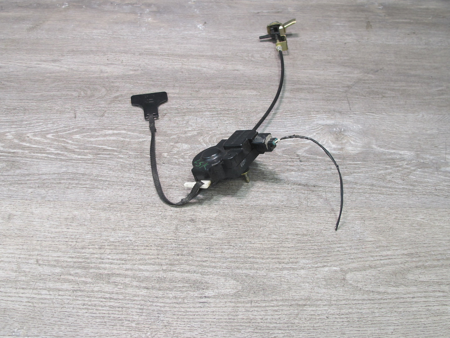 01-06 Lexus LS430 UCF30L Gas Tank Fuel Door Lid Lock Release Actuator OEM