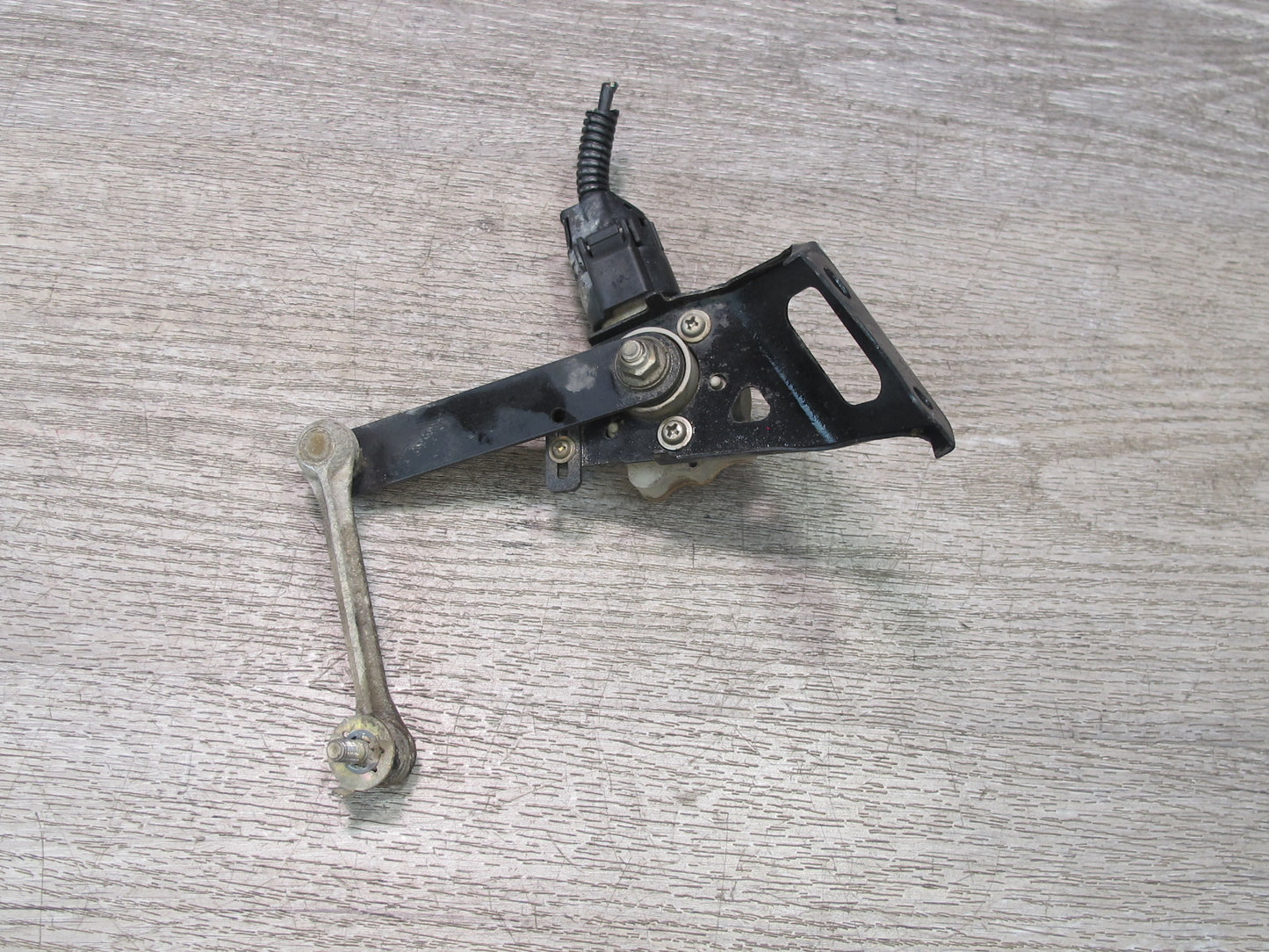 01-06 Lexus UCF30L LS430 Rear Left Suspension Height Level Sensor OEM