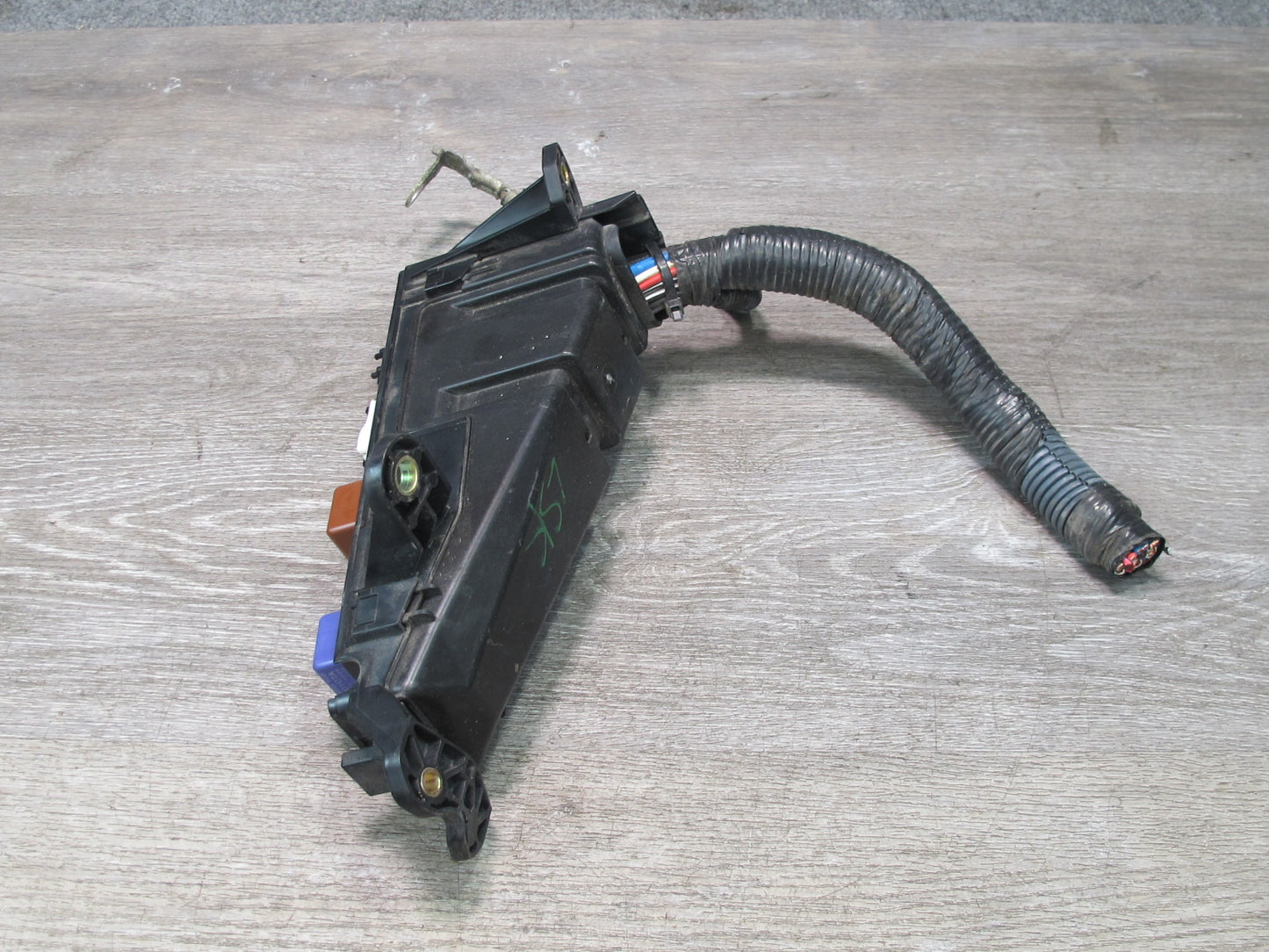 04-06 Lexus UCF30L LS430 Under Hood Junction Relay Fuse Box OEM