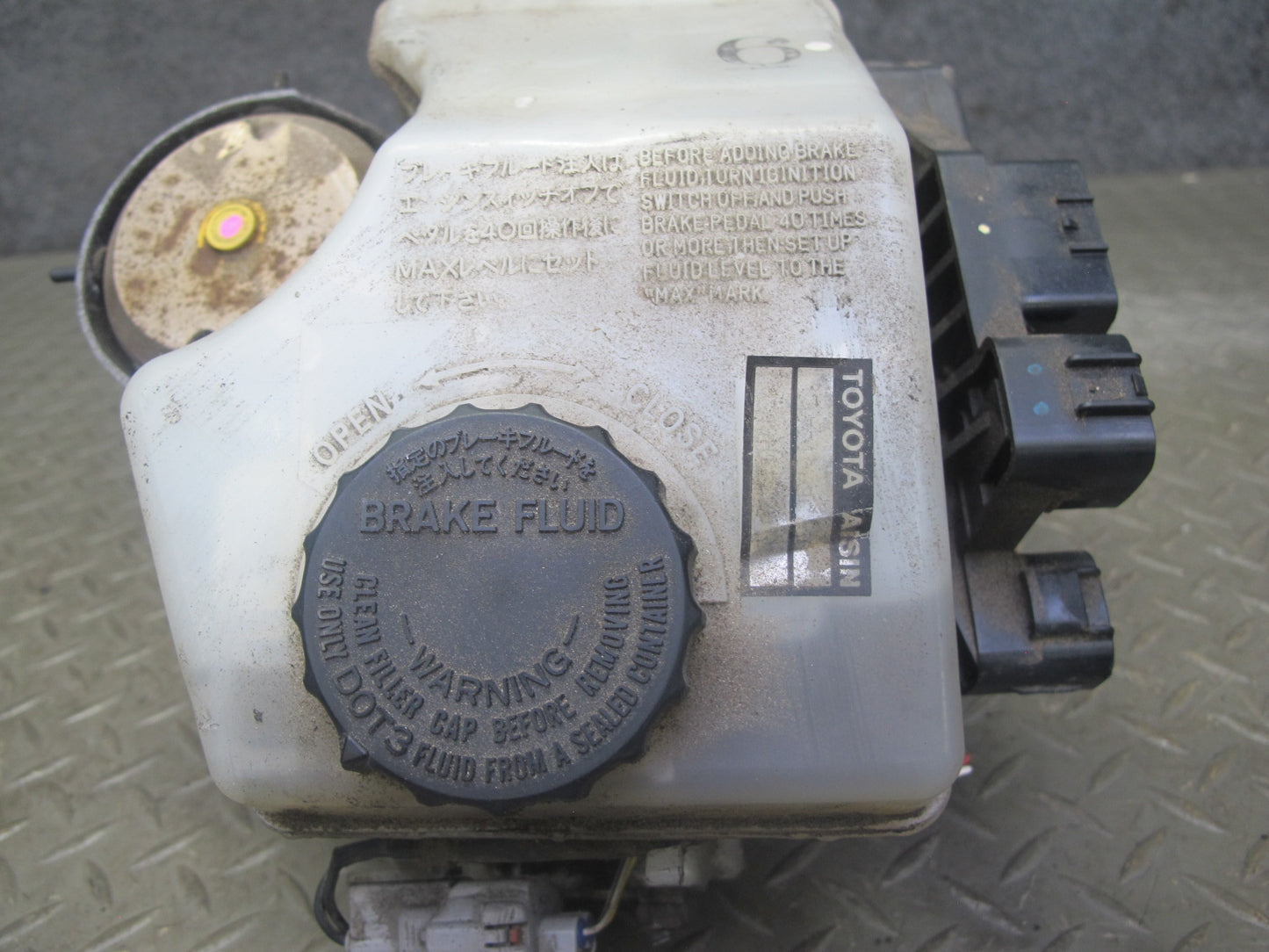 98-00 Lexus GS400 GS300 ABS Pump Brake Master Cylinder Booster Reservoir OEM