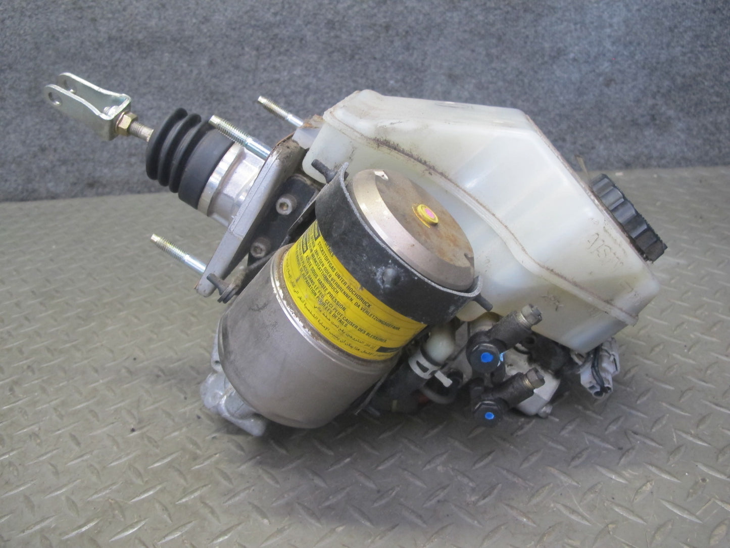 98-00 Lexus GS400 GS300 ABS Pump Brake Master Cylinder Booster Reservoir OEM