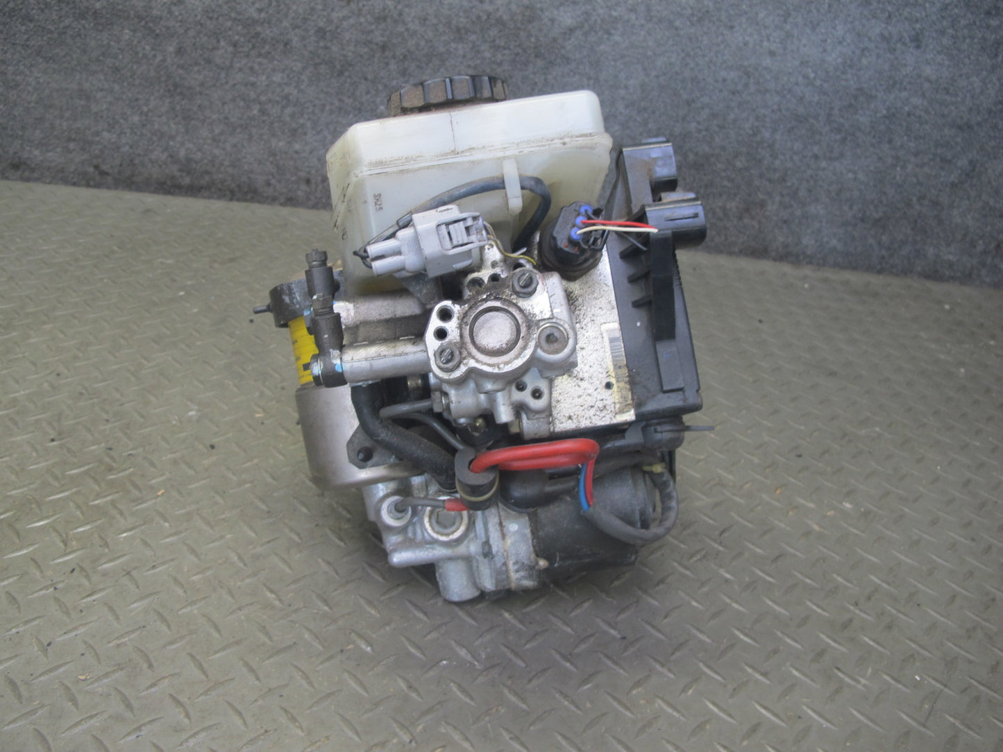 98-00 Lexus GS400 GS300 ABS Pump Brake Master Cylinder Booster Reservoir OEM
