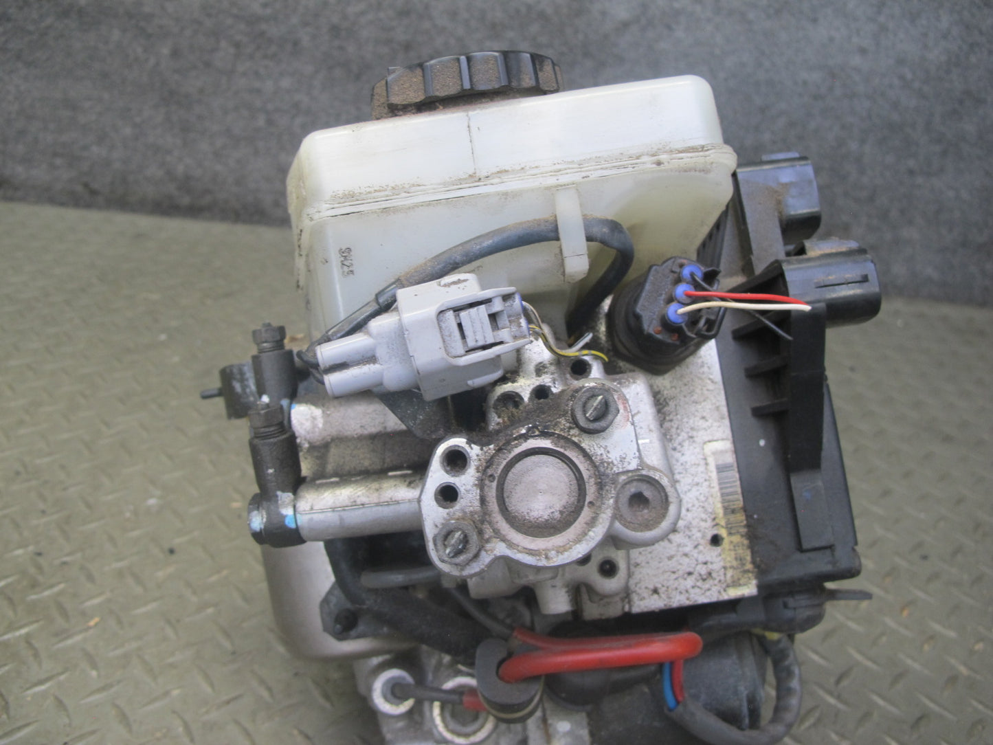98-00 Lexus GS400 GS300 ABS Pump Brake Master Cylinder Booster Reservoir OEM
